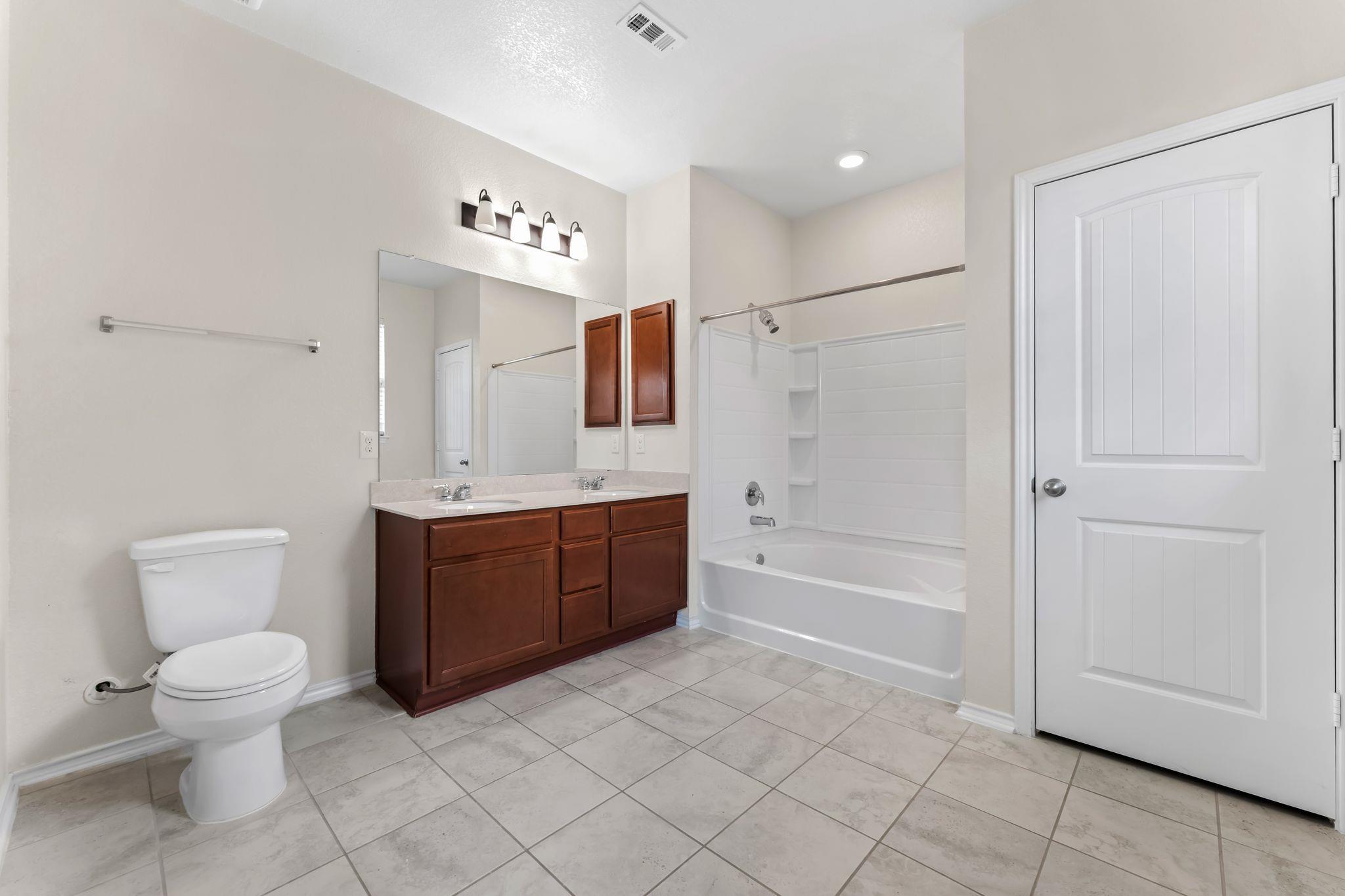 633 Weizenbock Ln, Austin, TX 78728