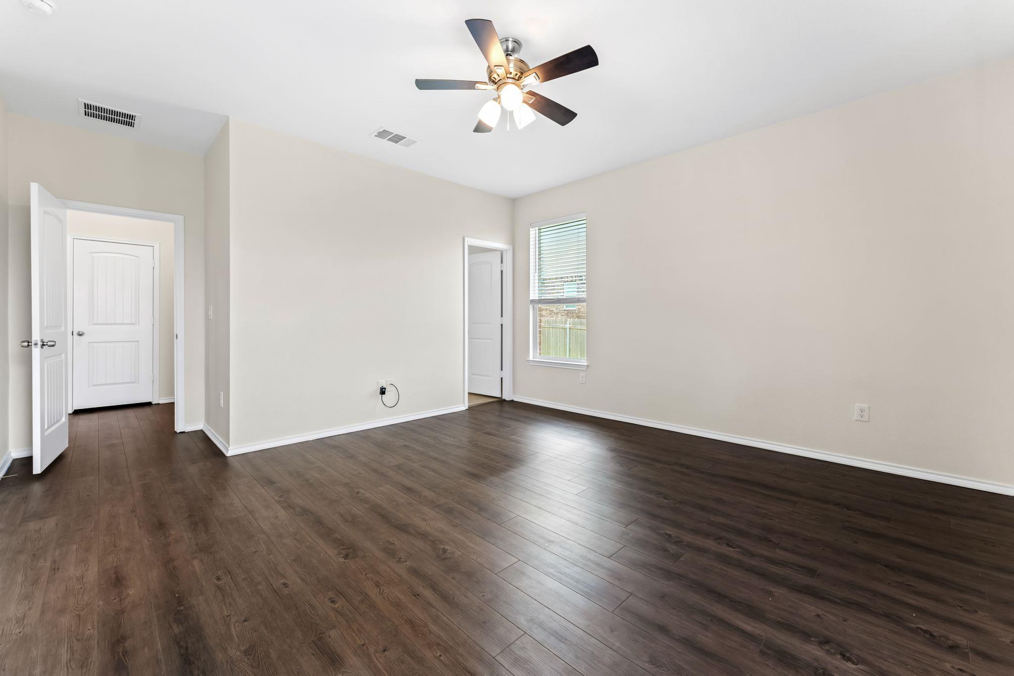 633 Weizenbock Ln, Austin, TX 78728