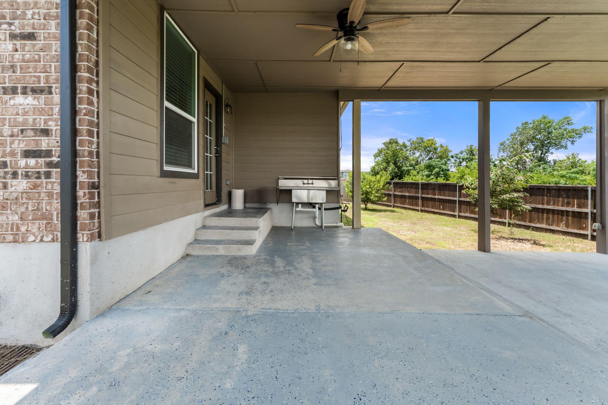 633 Weizenbock Ln, Austin, TX 78728