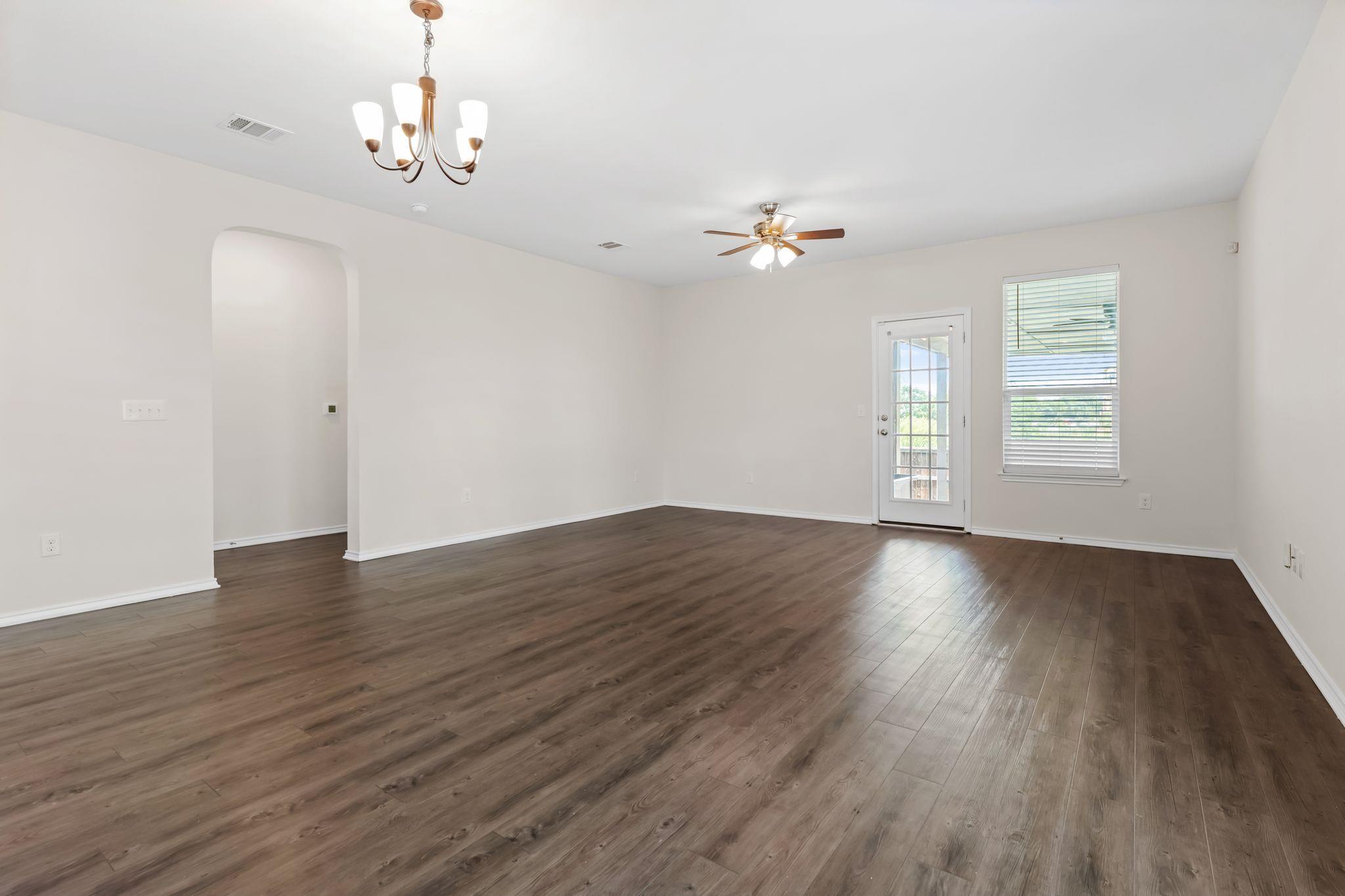 633 Weizenbock Ln, Austin, TX 78728