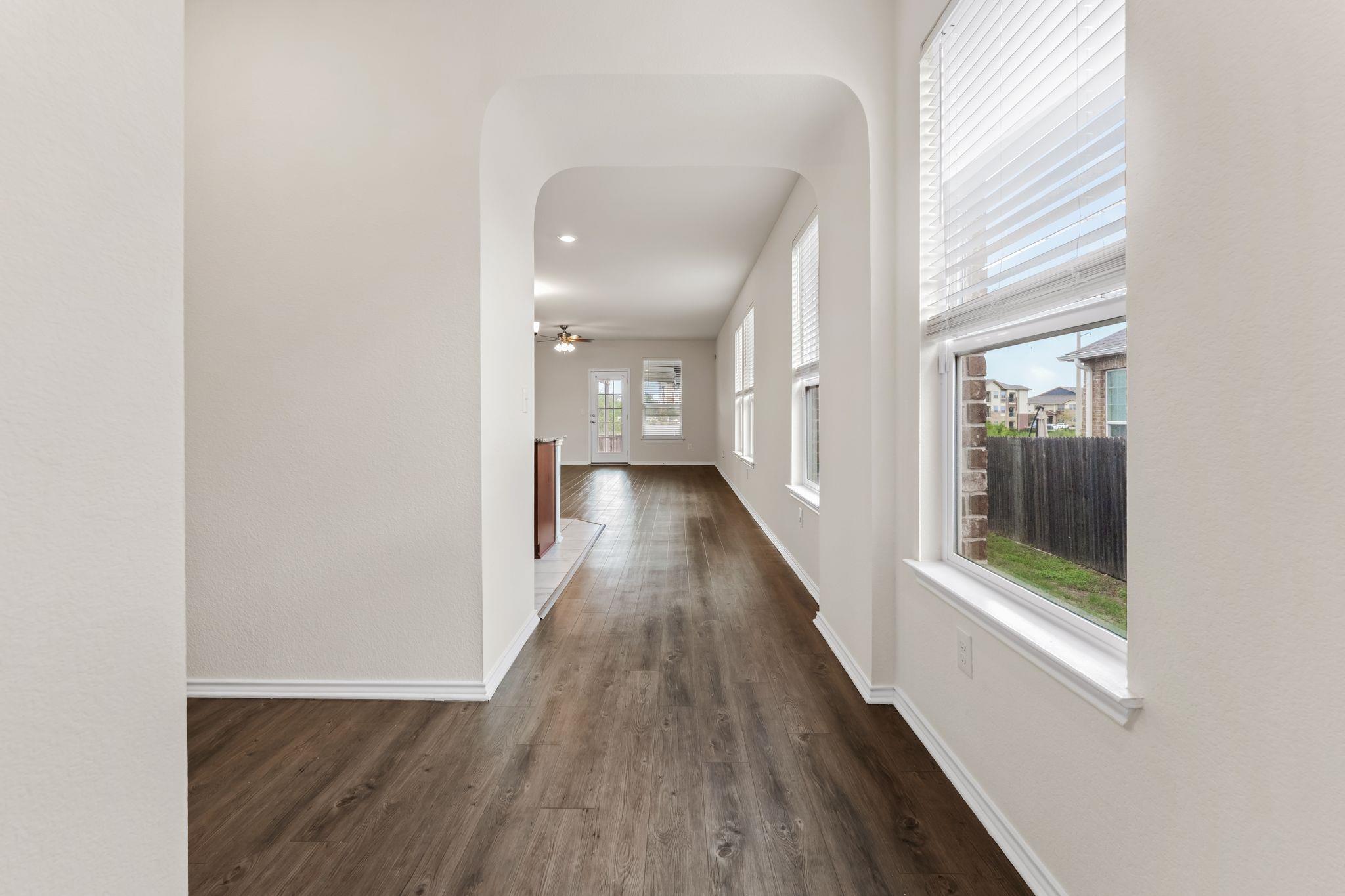 633 Weizenbock Ln, Austin, TX 78728