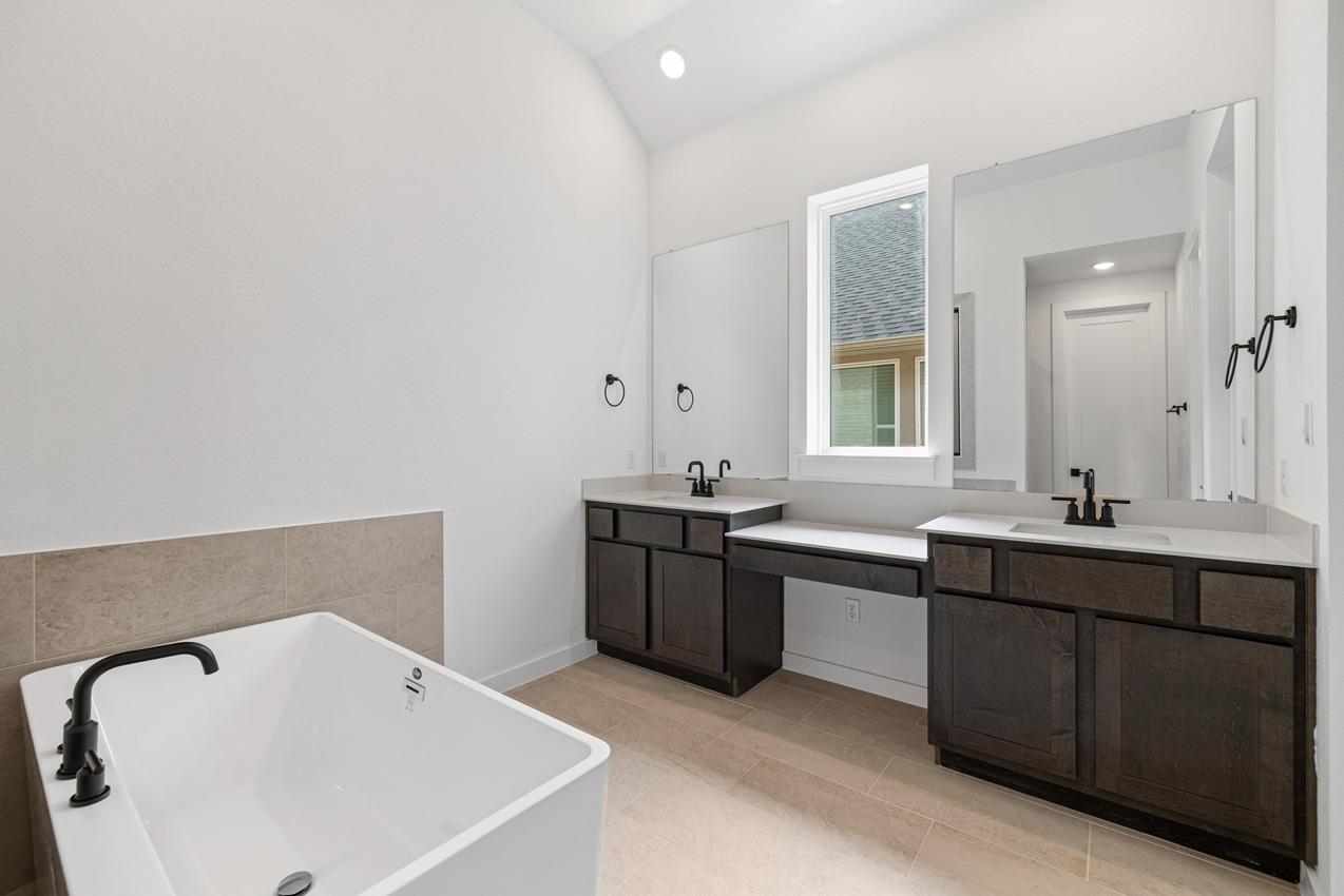 208 San Xavier St, Georgetown, TX 78633