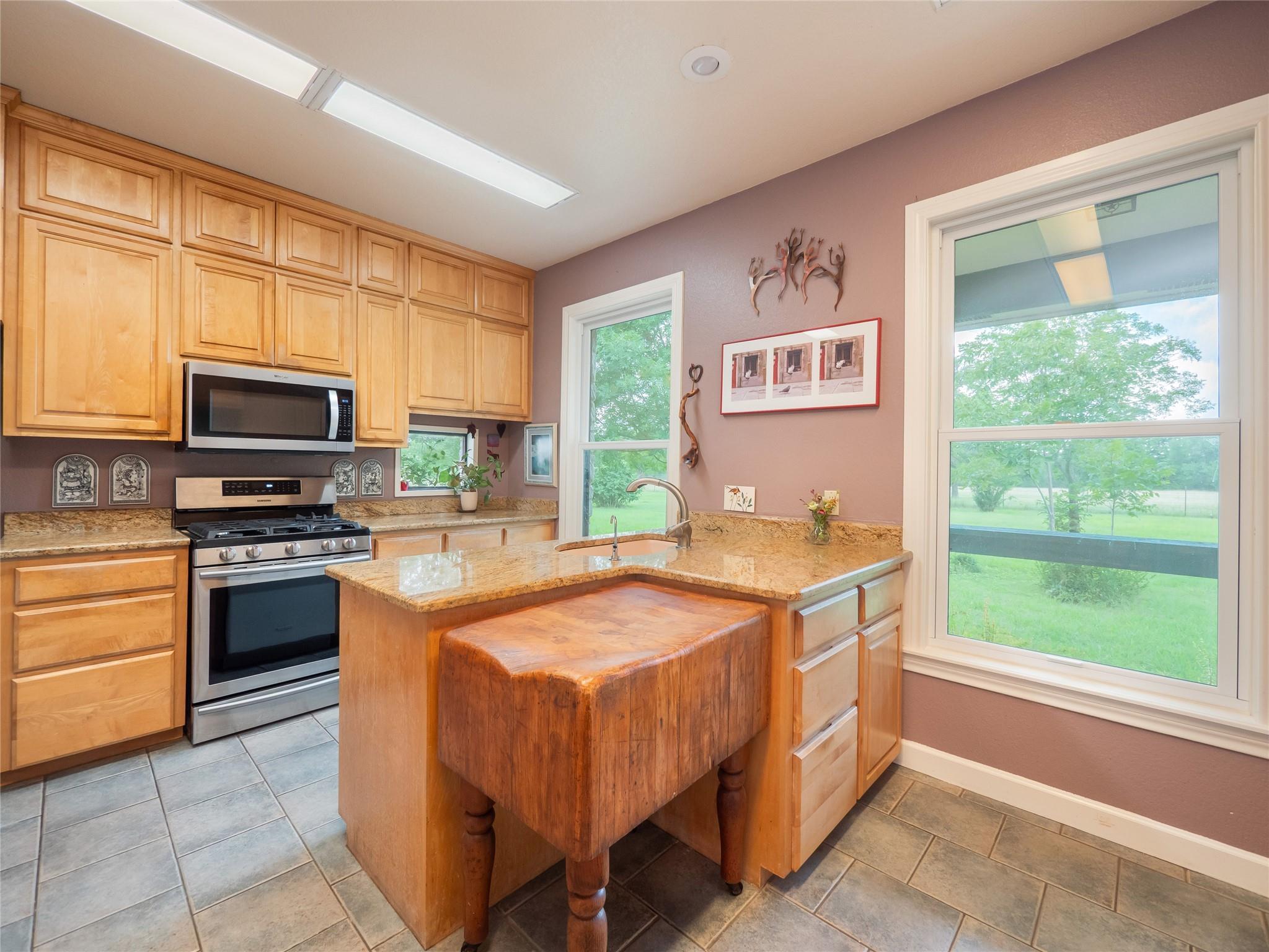 13503 & 13511 Carpenter Ln, Manchaca, TX 78652