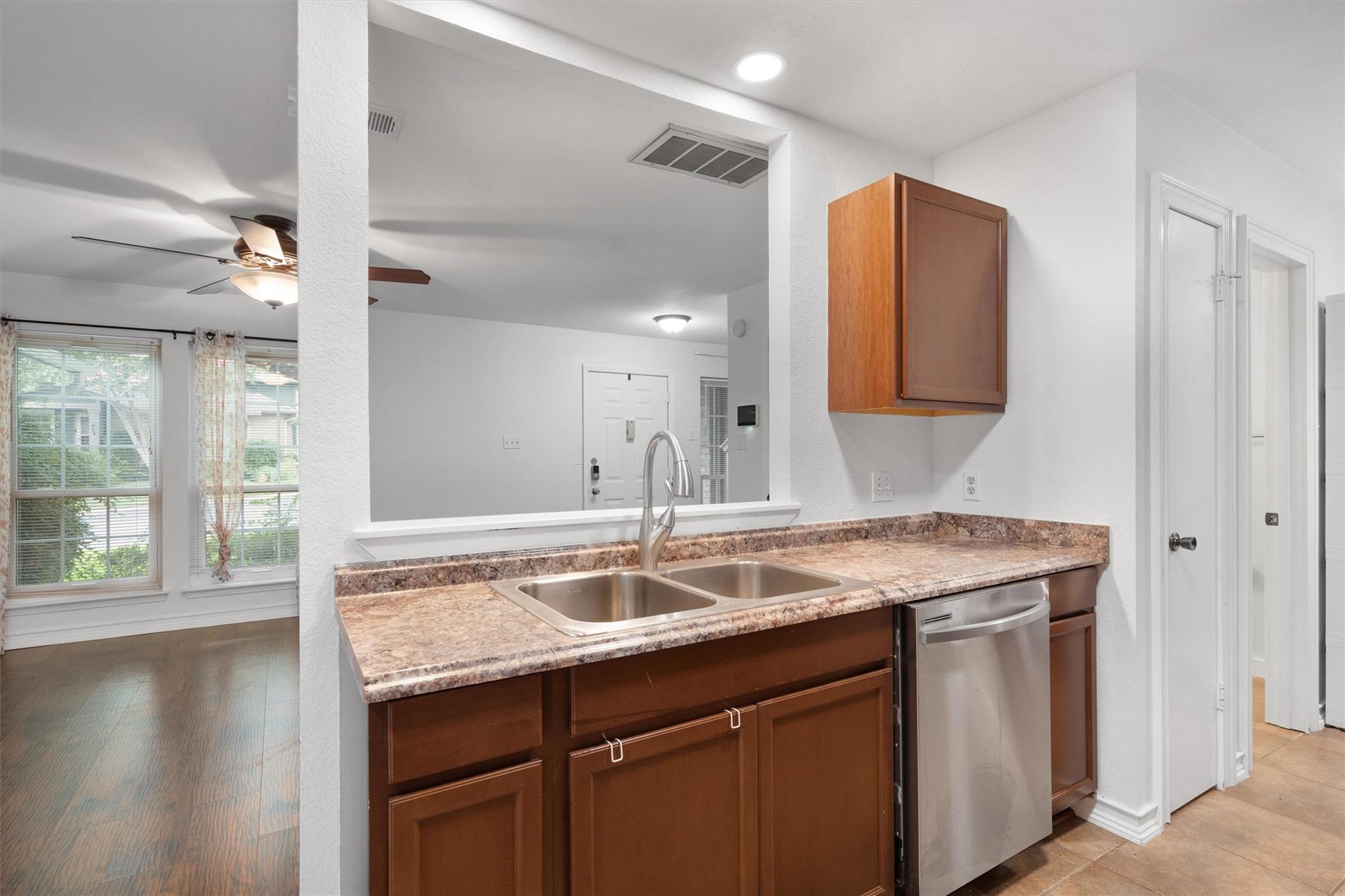 1015 E Yager Ln # 129, Austin, TX 78753