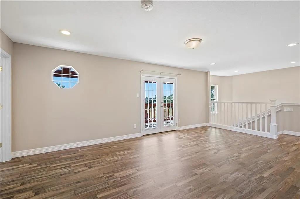 8508 Grandview Dr, Jonestown, TX 78645