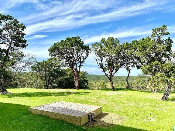 8508 Grandview Dr, Jonestown, TX 78645