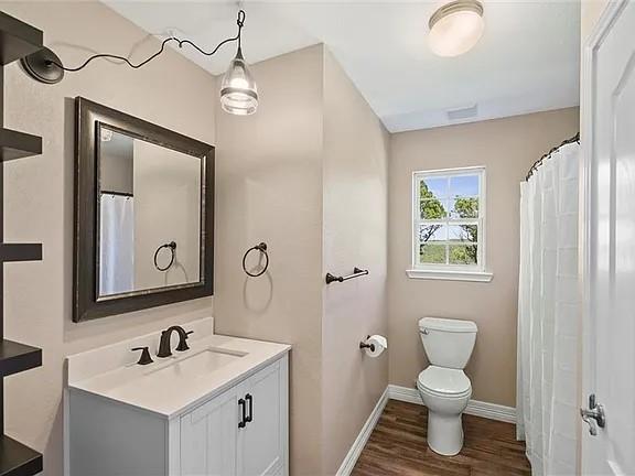 8508 Grandview Dr, Jonestown, TX 78645