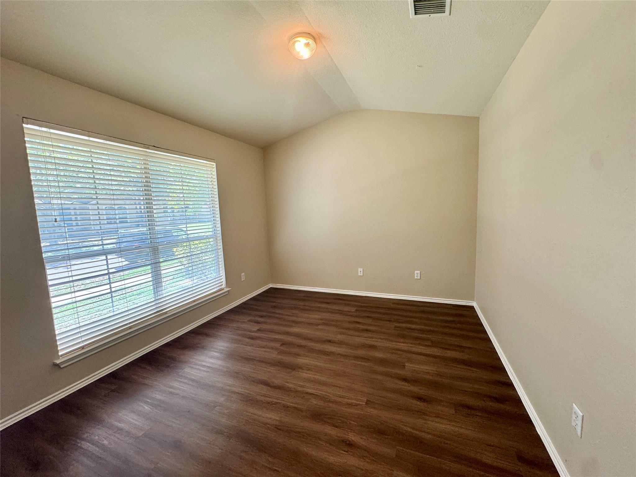 664 Hogan, Kyle, TX 78640