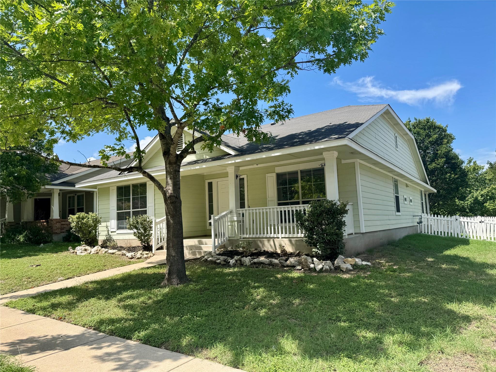 664 Hogan, Kyle, TX 78640