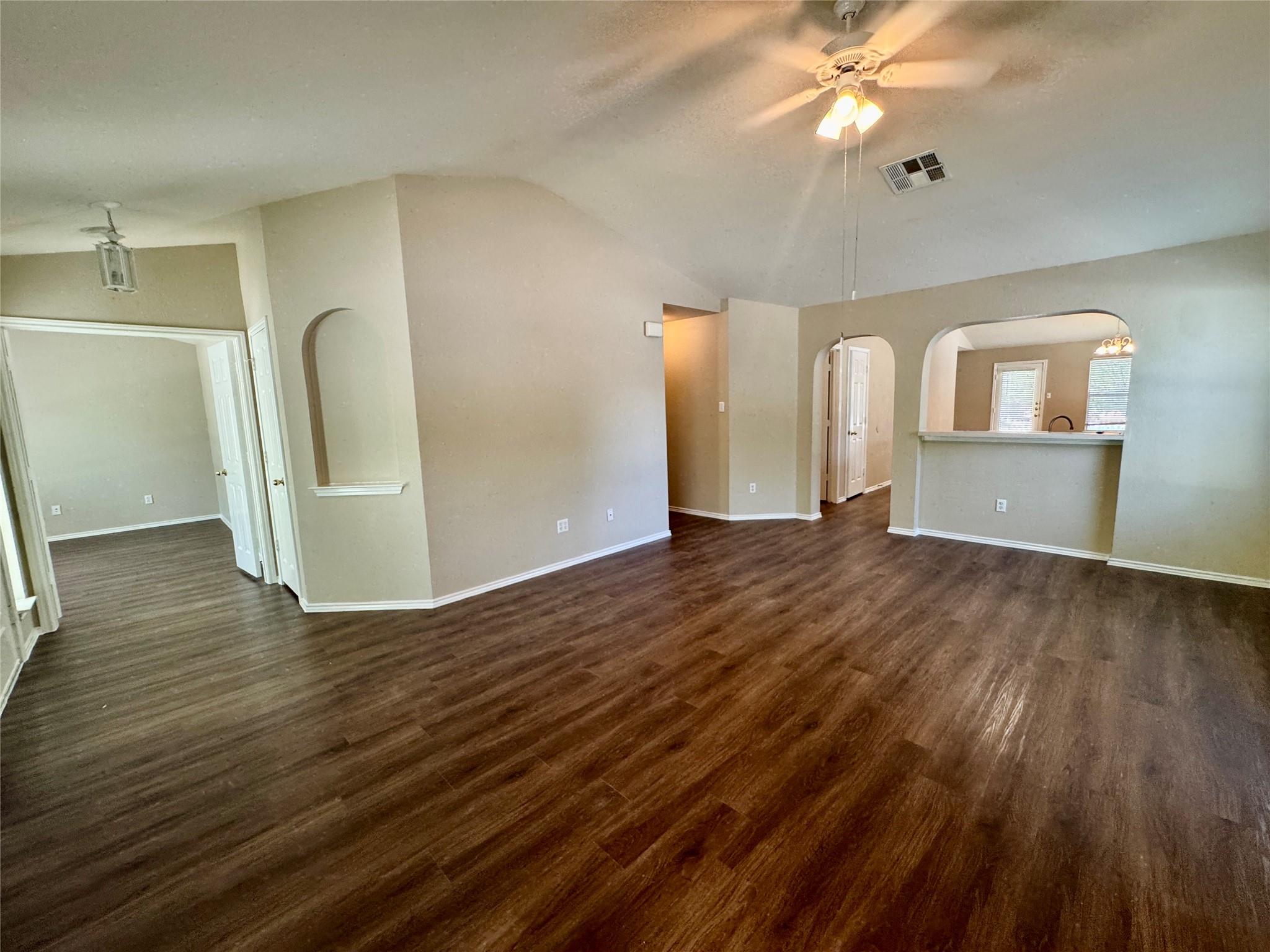 664 Hogan, Kyle, TX 78640