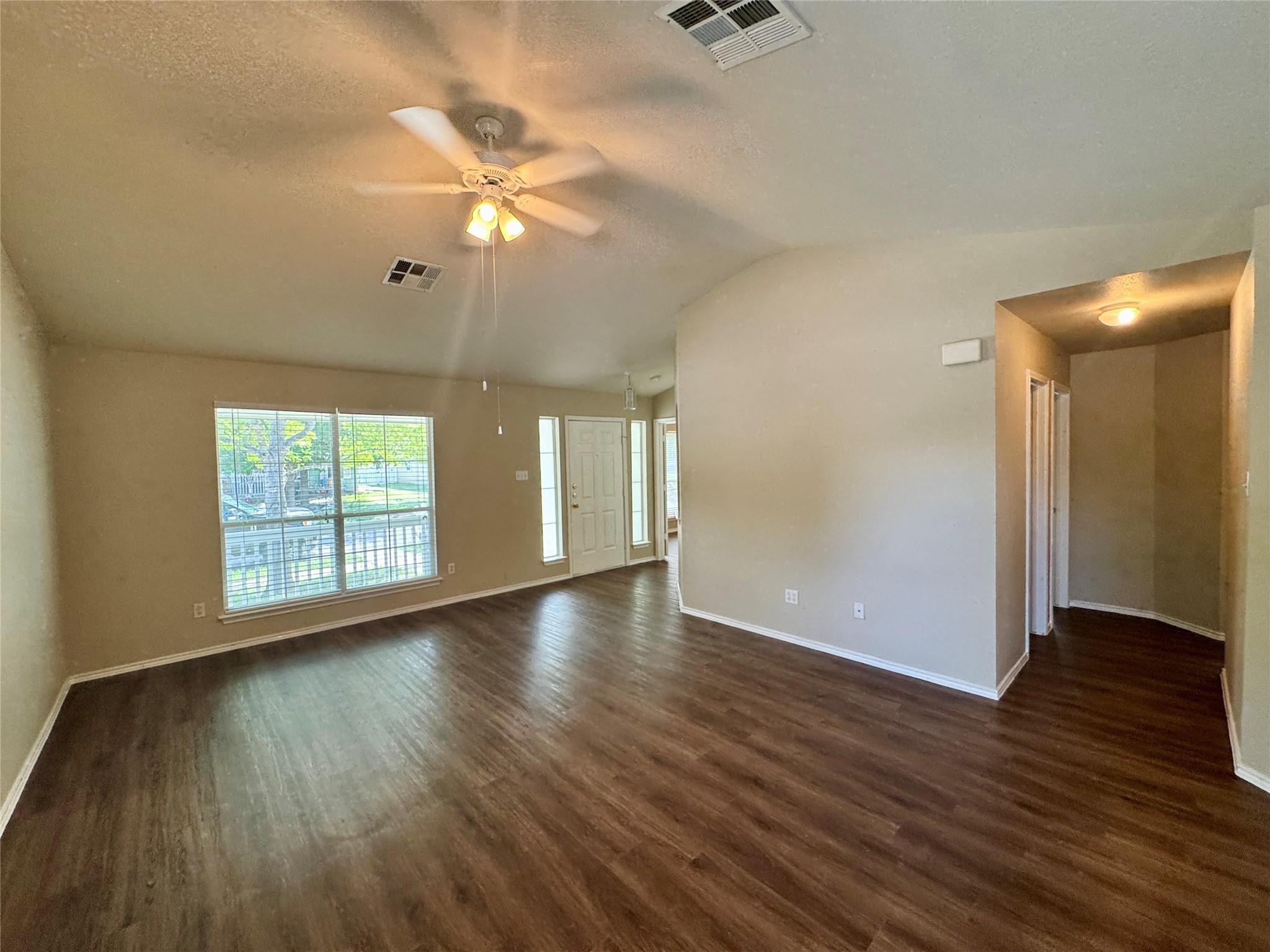 664 Hogan, Kyle, TX 78640