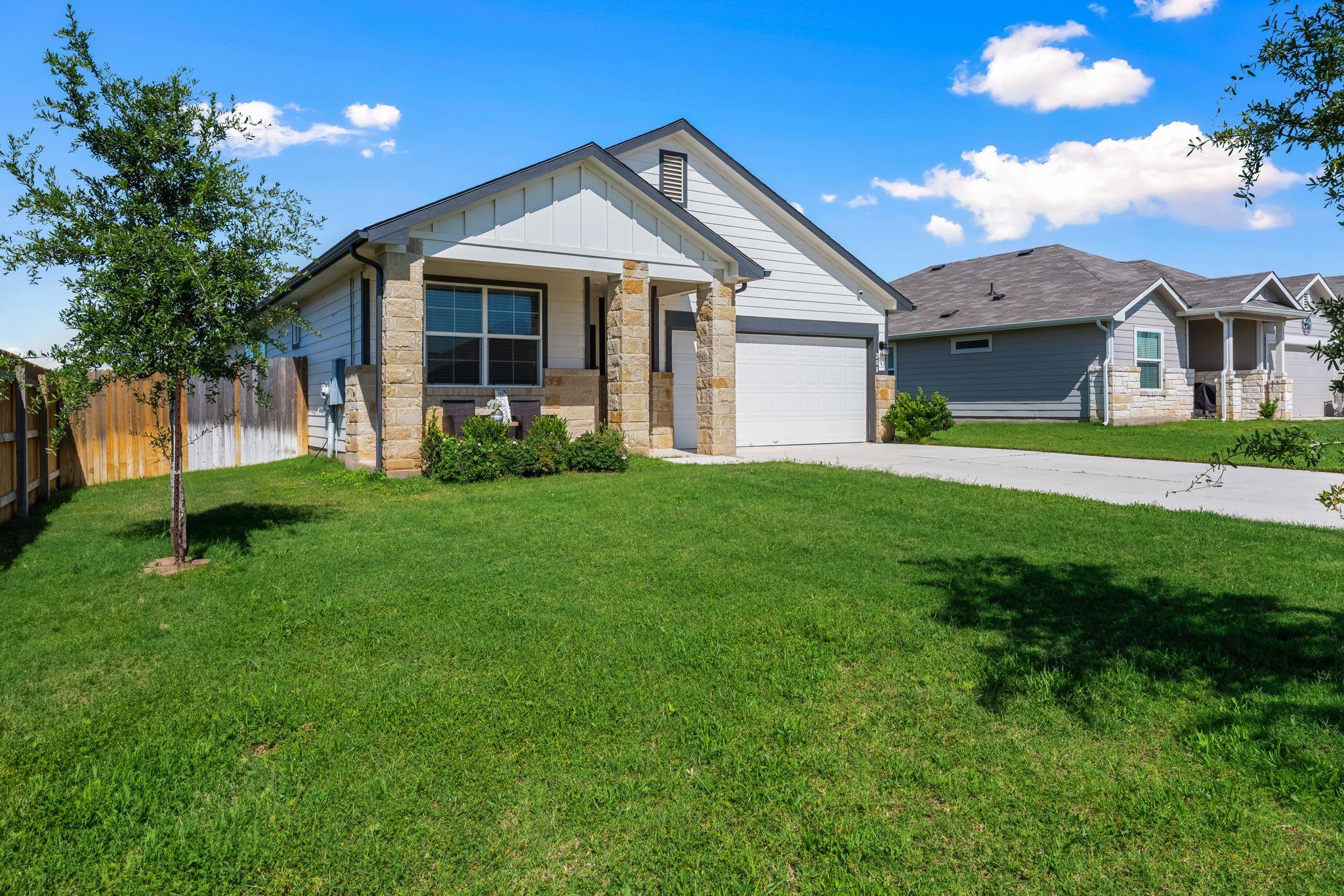 208 Bunting Ln, Bertram, TX 78605