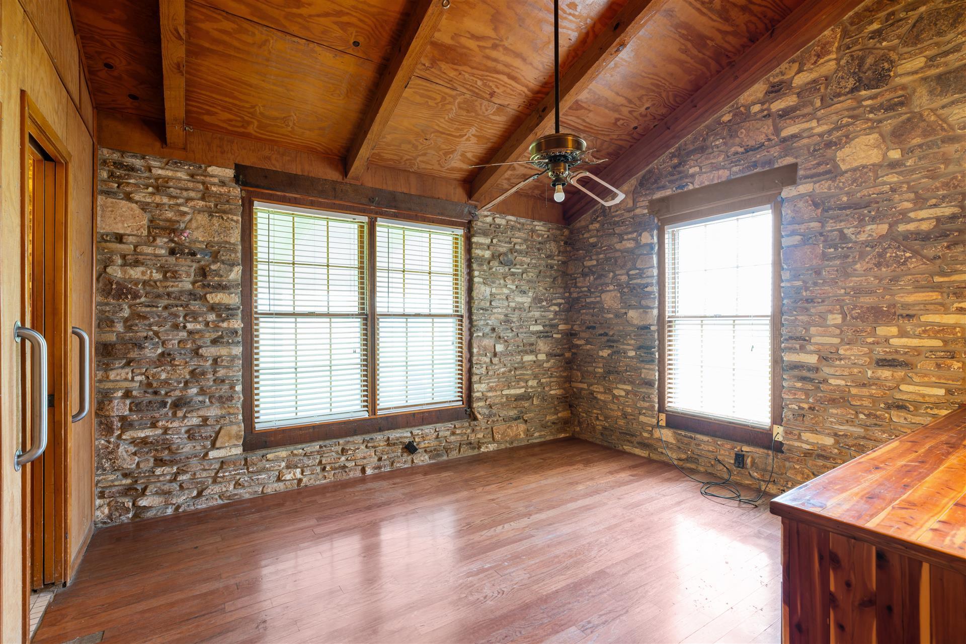 7 Tammy Ln, Round Rock, TX 78665