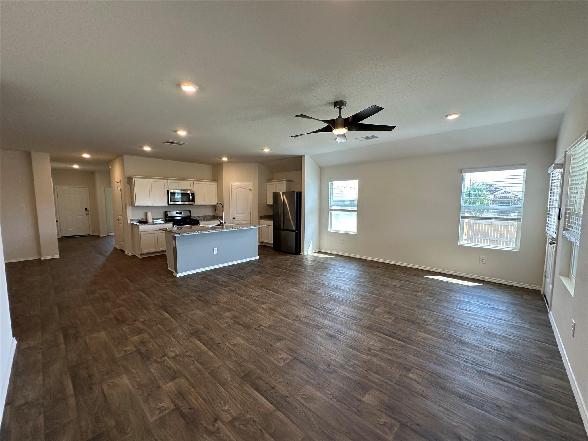 332 Harvest Creek Dr, Kyle, TX 78640