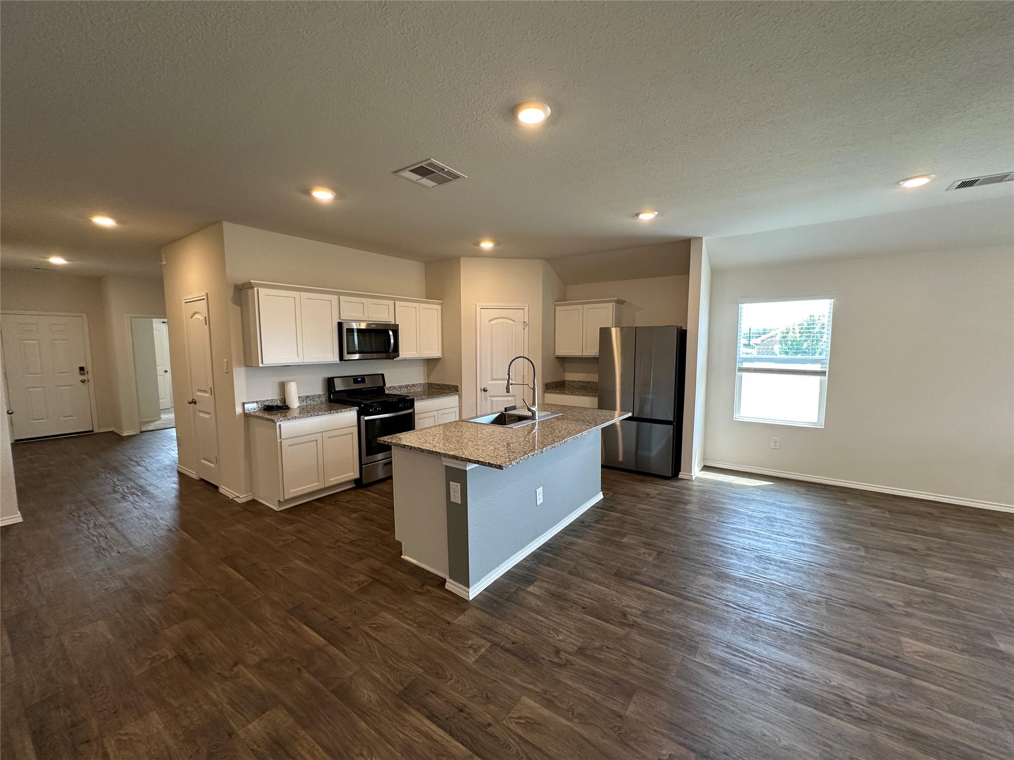 332 Harvest Creek Dr, Kyle, TX 78640