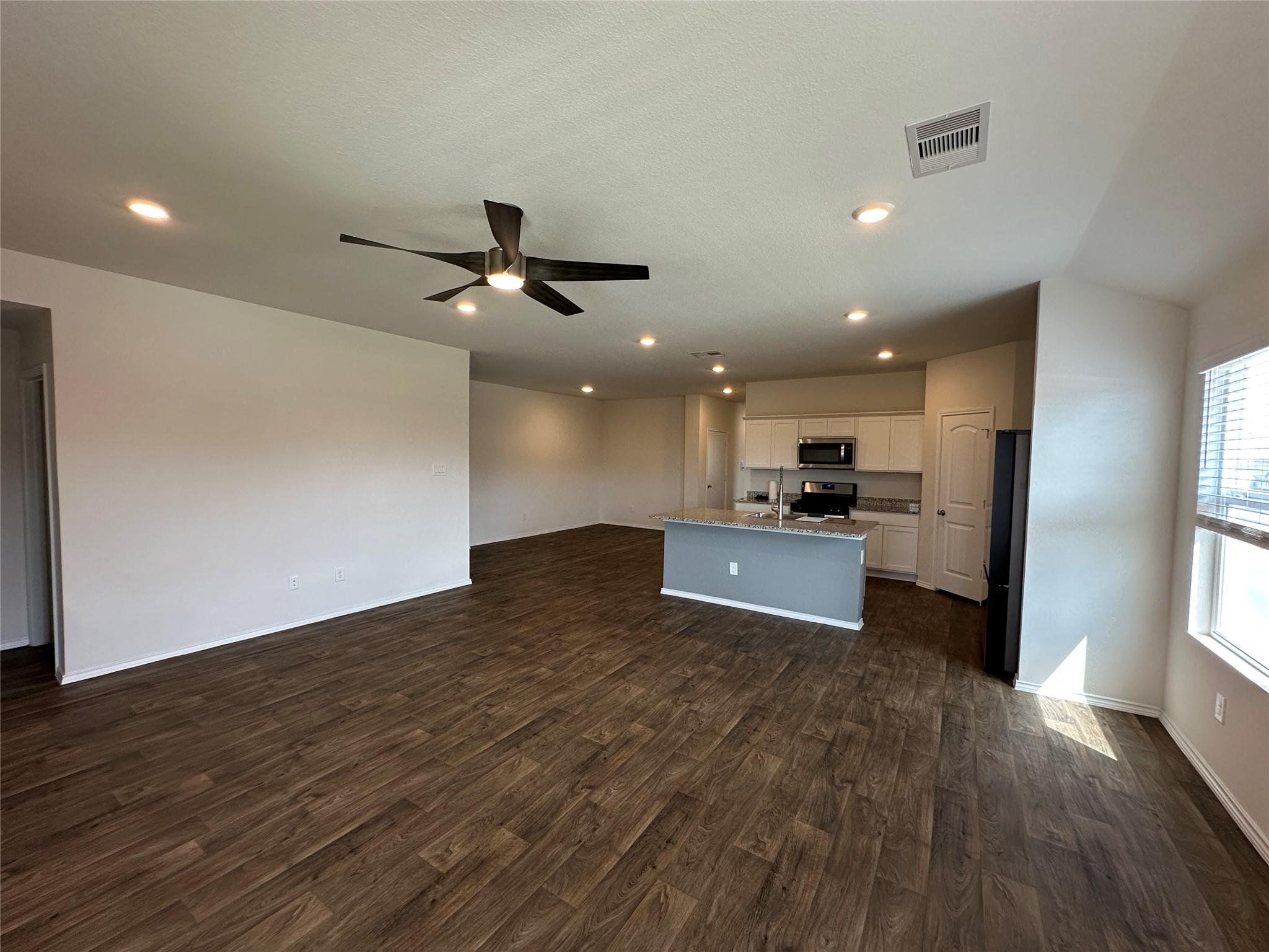 332 Harvest Creek Dr, Kyle, TX 78640