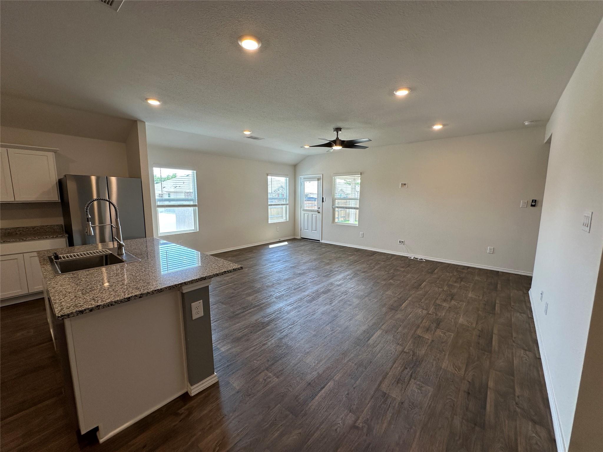 332 Harvest Creek Dr, Kyle, TX 78640