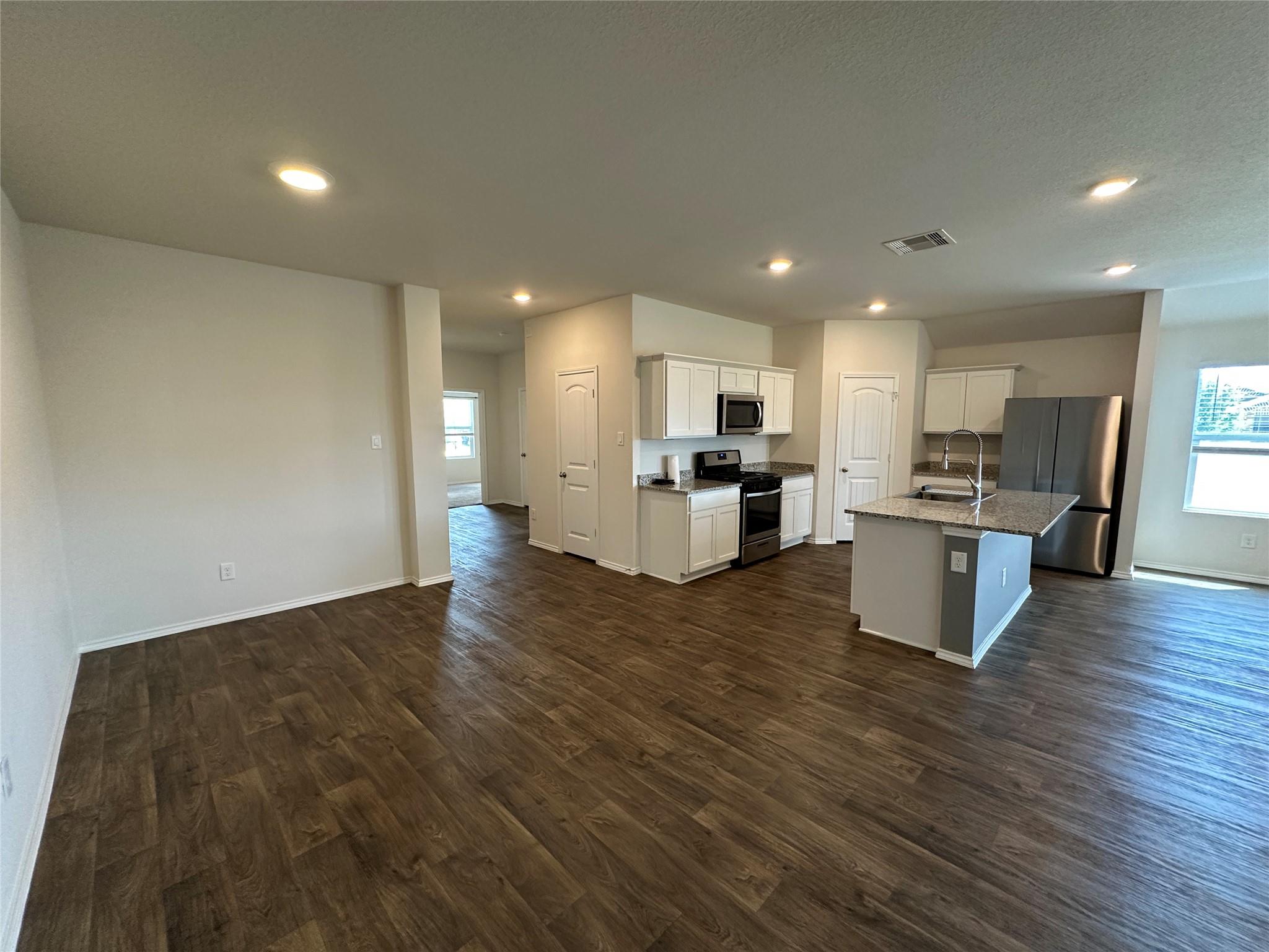 332 Harvest Creek Dr, Kyle, TX 78640