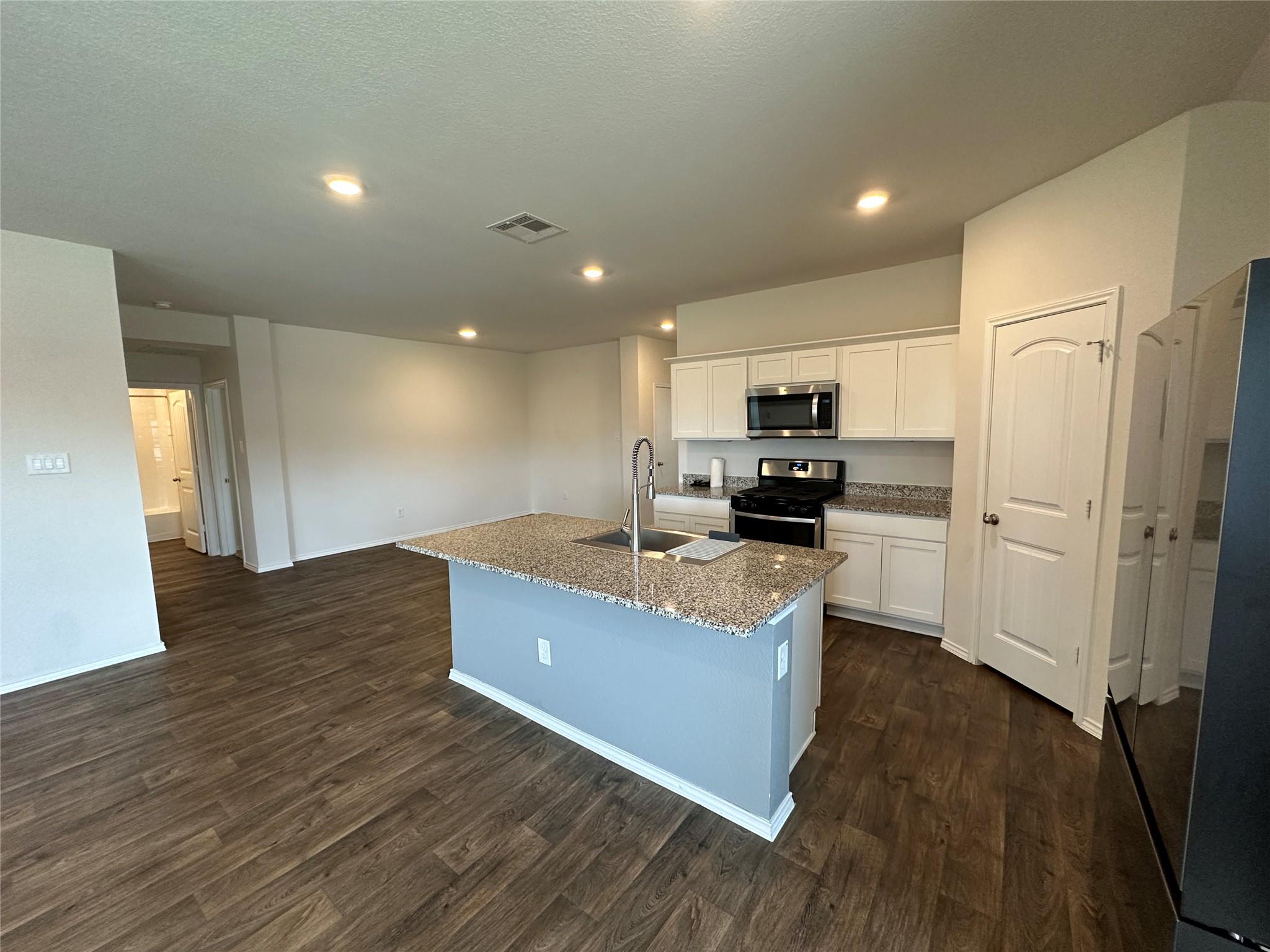 332 Harvest Creek Dr, Kyle, TX 78640