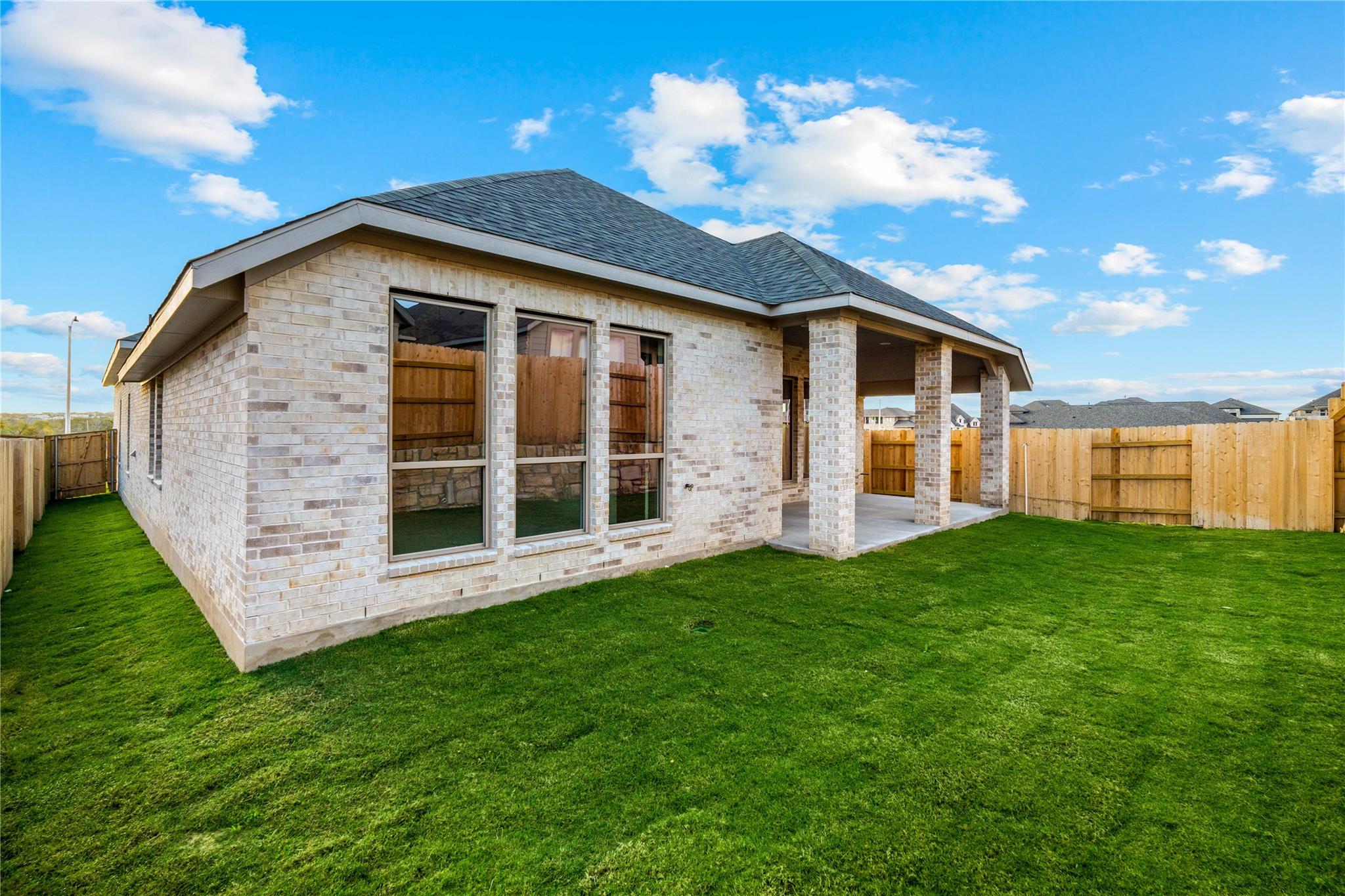 639 Bay Breeze Dr, Kyle, TX 78640