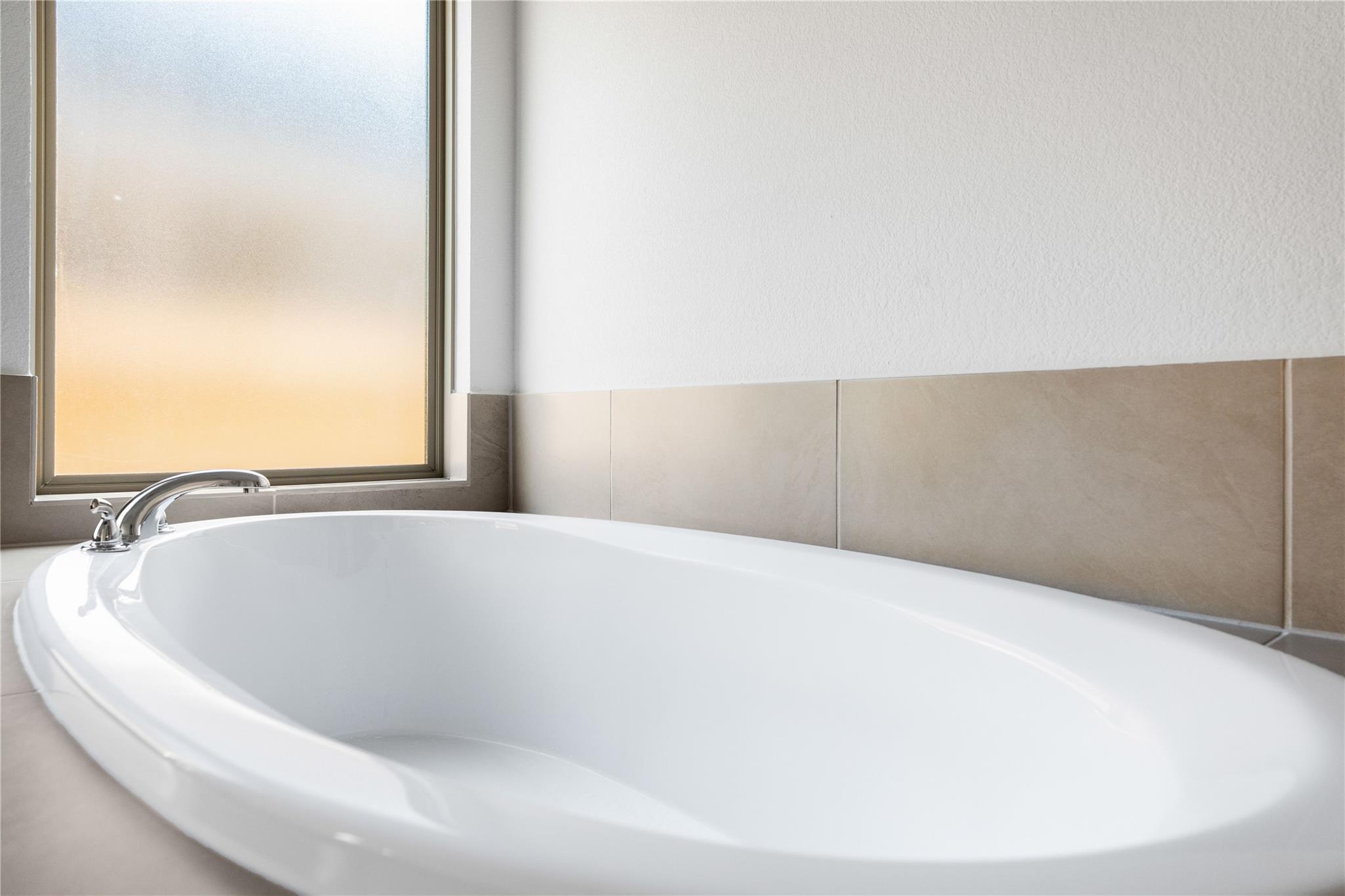 639 Bay Breeze Dr, Kyle, TX 78640