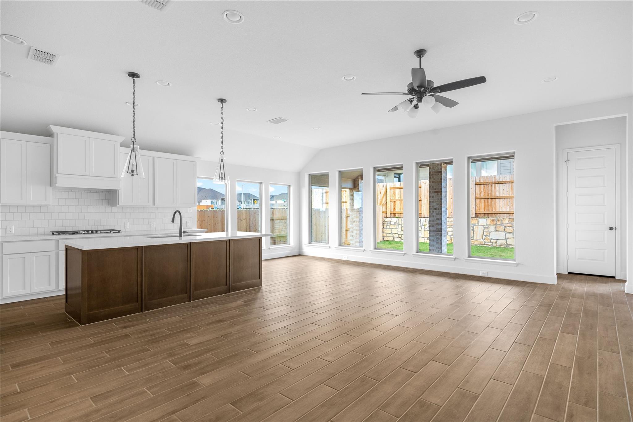 639 Bay Breeze Dr, Kyle, TX 78640