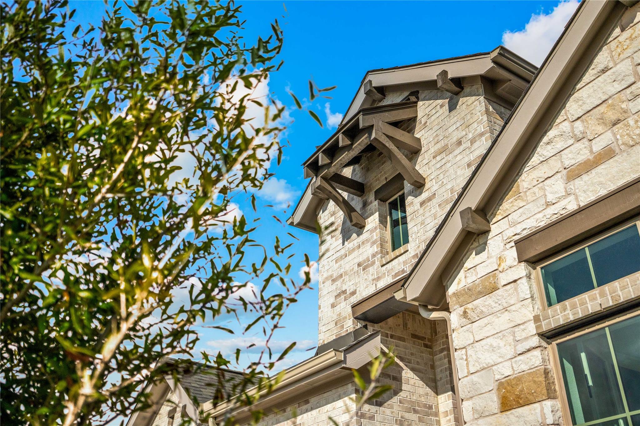 639 Bay Breeze Dr, Kyle, TX 78640