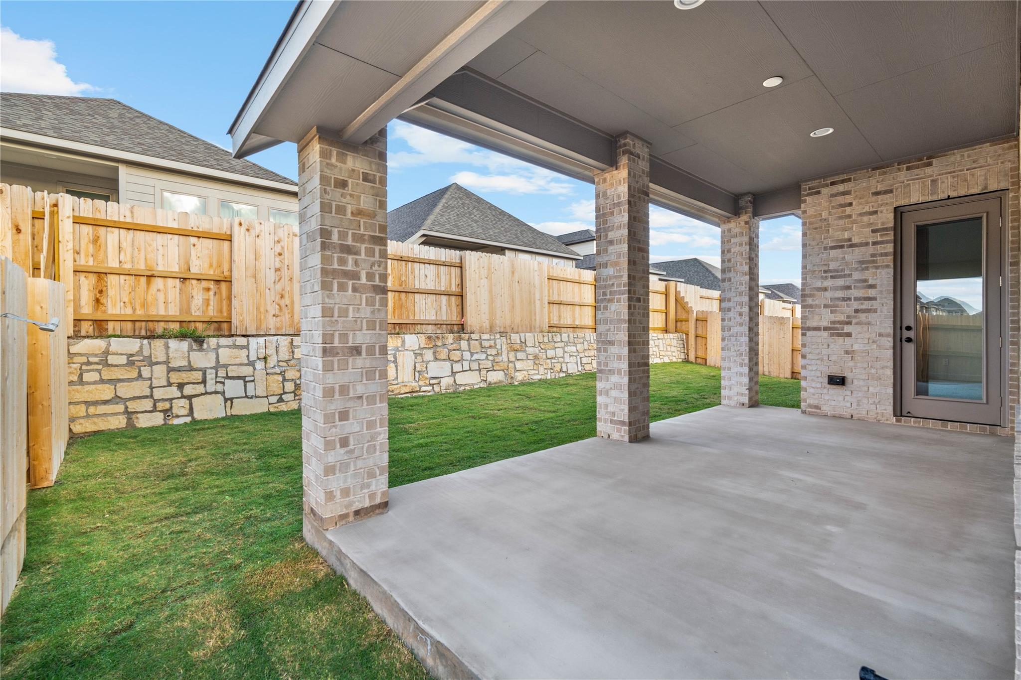 639 Bay Breeze Dr, Kyle, TX 78640