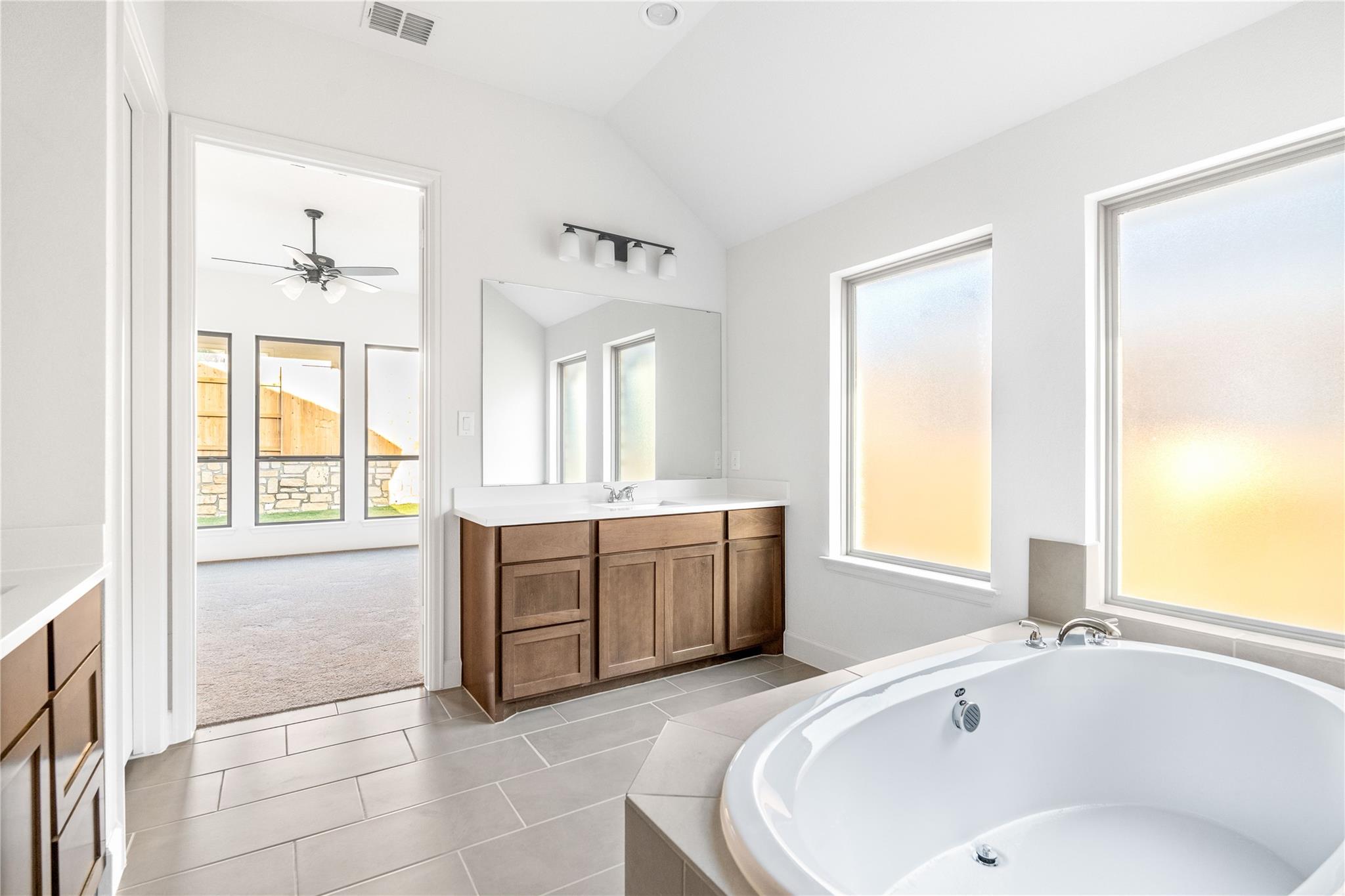 639 Bay Breeze Dr, Kyle, TX 78640