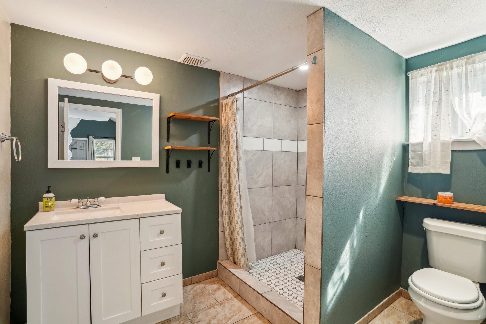 299 Valley View St, Canyon Lake, TX 78133