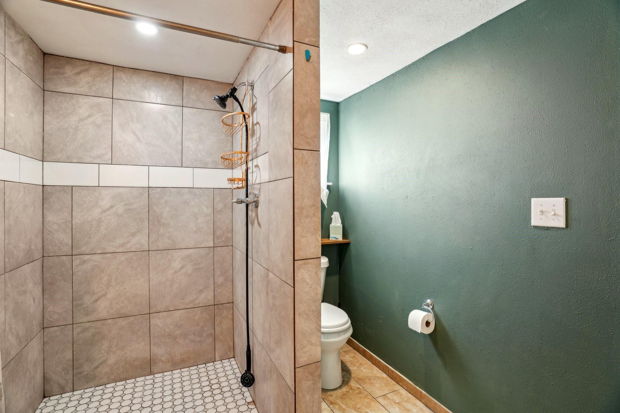 299 Valley View St, Canyon Lake, TX 78133