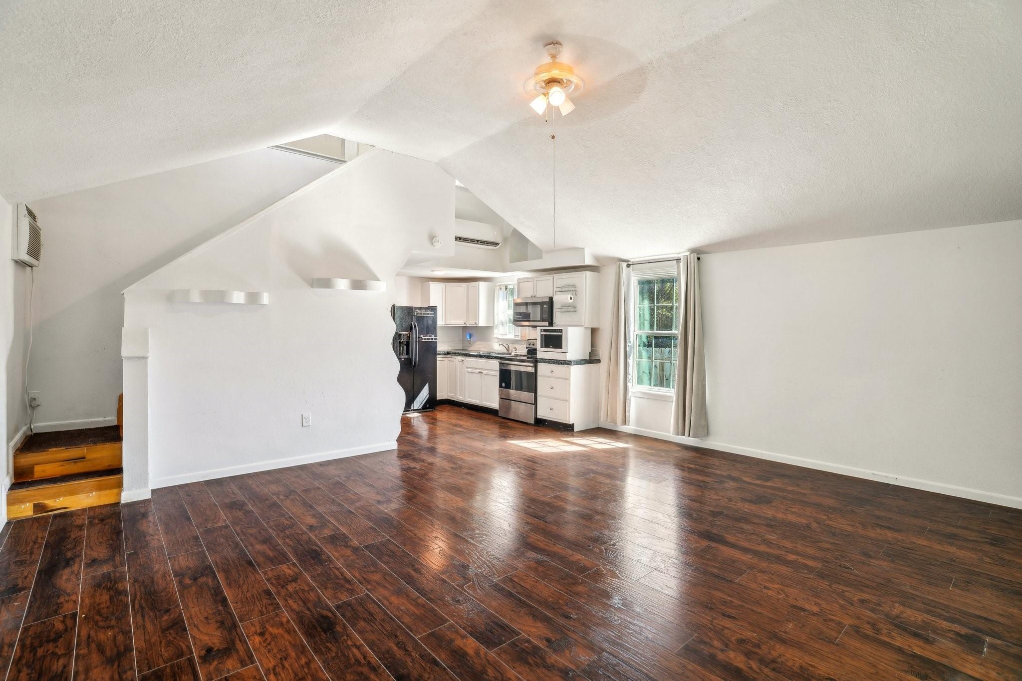 299 Valley View St, Canyon Lake, TX 78133