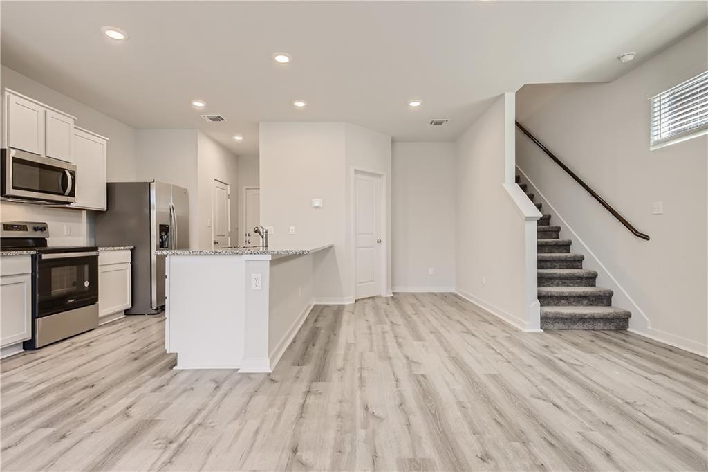 605 W South St # 41, Leander, TX 78641
