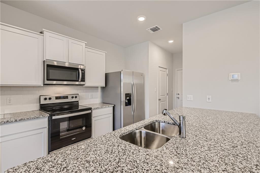 605 W South St # 41, Leander, TX 78641