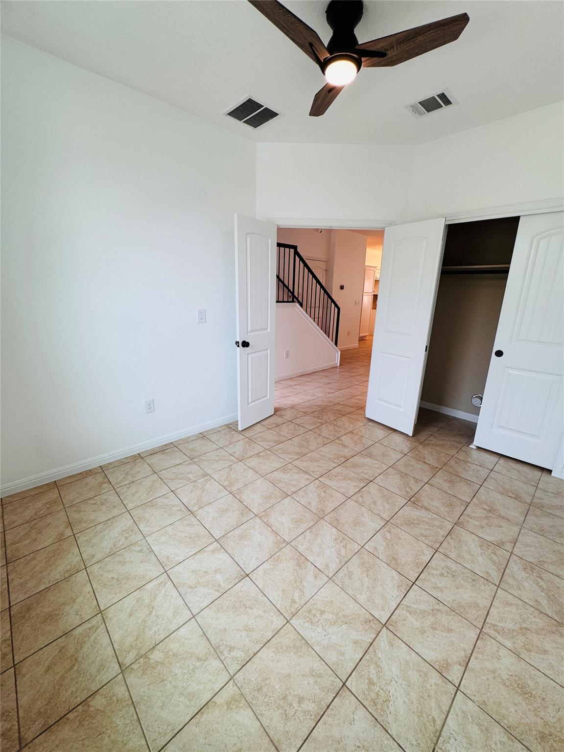 402 Crater Lake Dr, Pflugerville, TX 78660