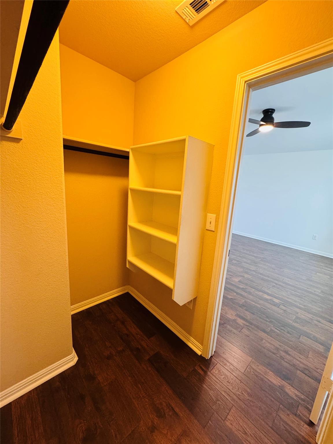 402 Crater Lake Dr, Pflugerville, TX 78660