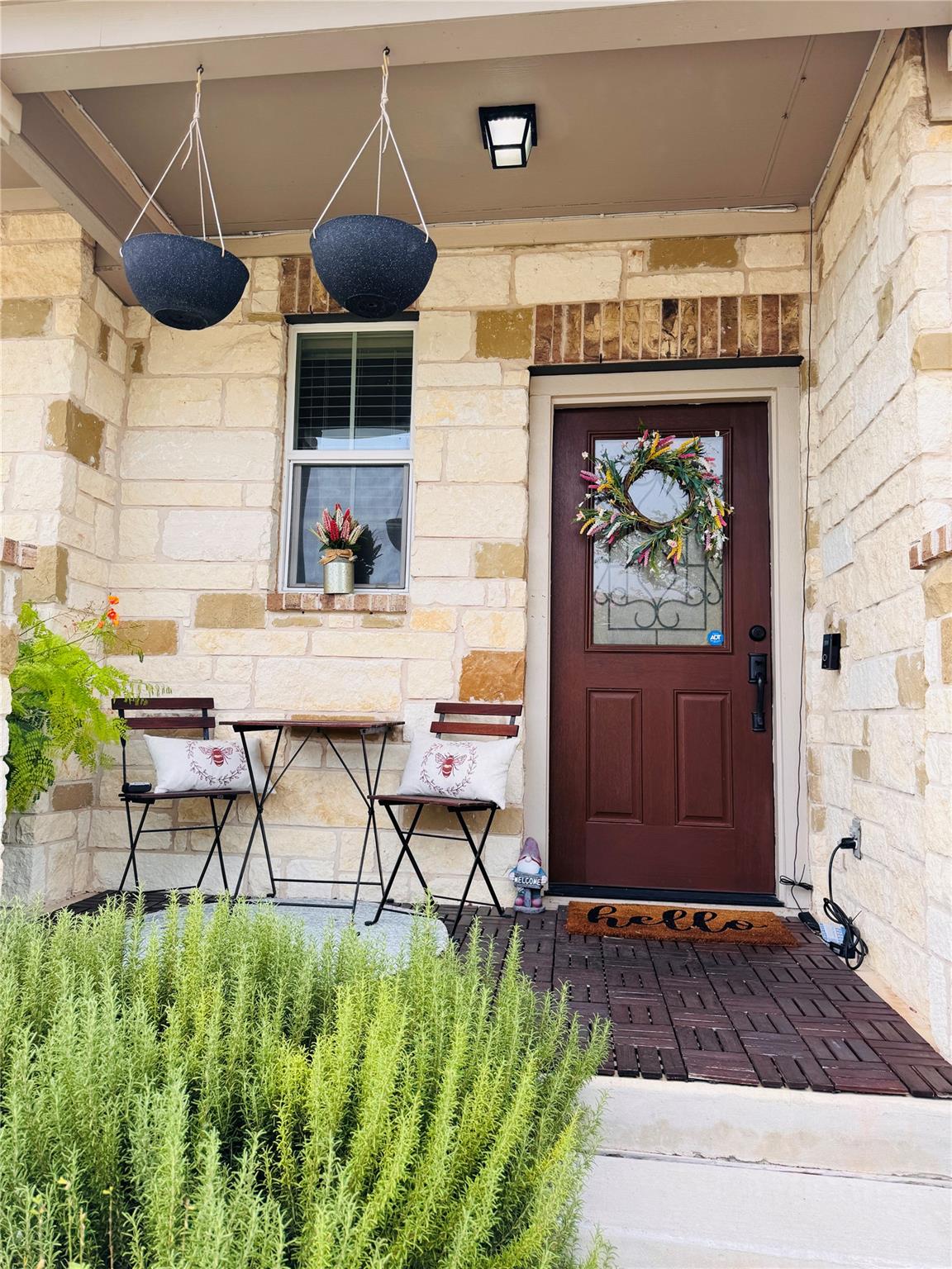 402 Crater Lake Dr, Pflugerville, TX 78660