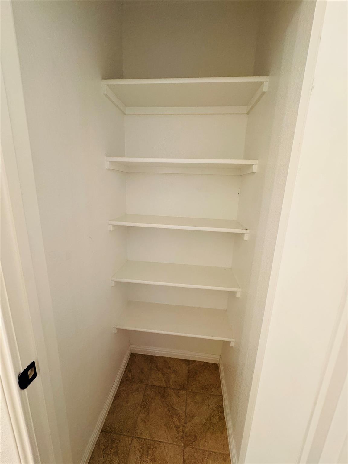 402 Crater Lake Dr, Pflugerville, TX 78660