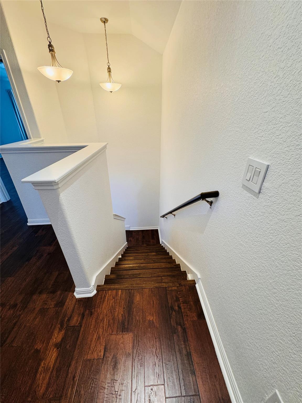 402 Crater Lake Dr, Pflugerville, TX 78660