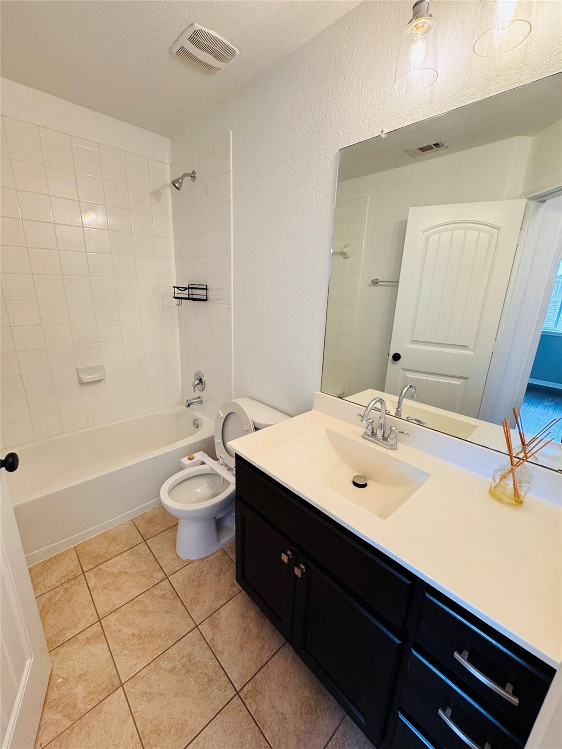 402 Crater Lake Dr, Pflugerville, TX 78660