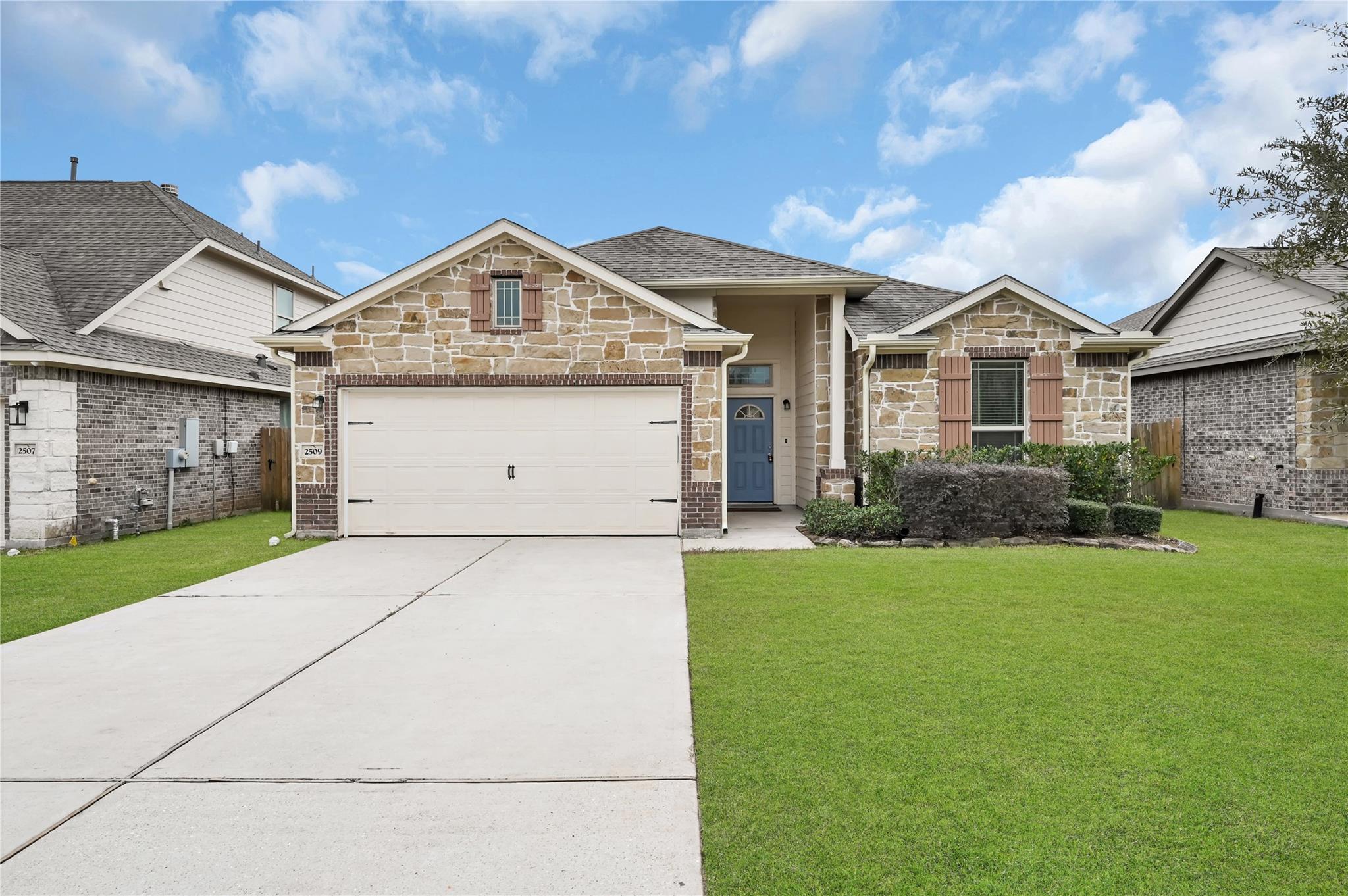 2509 Holly Laurel Mnr, Conroe, TX 77304