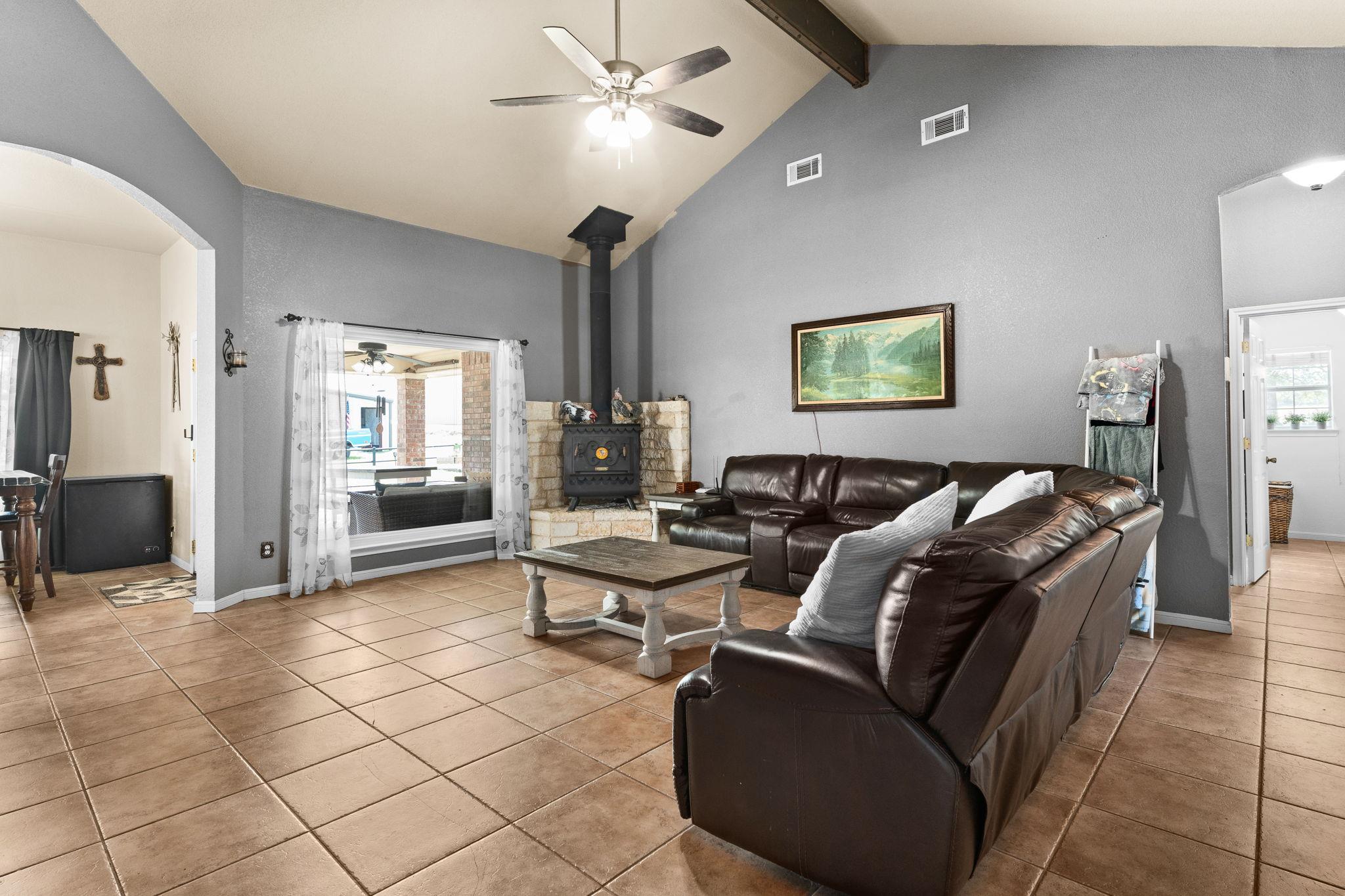 1620 Fm 107, Gatesville, TX 76528