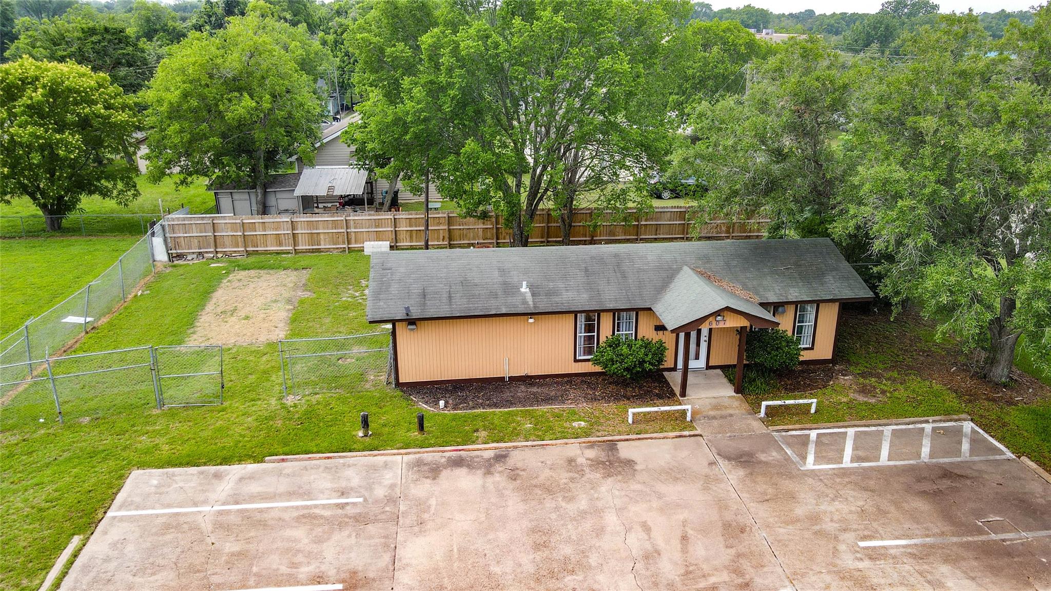 607 W Martin Luther King Jr Street, Bryan, TX 77803