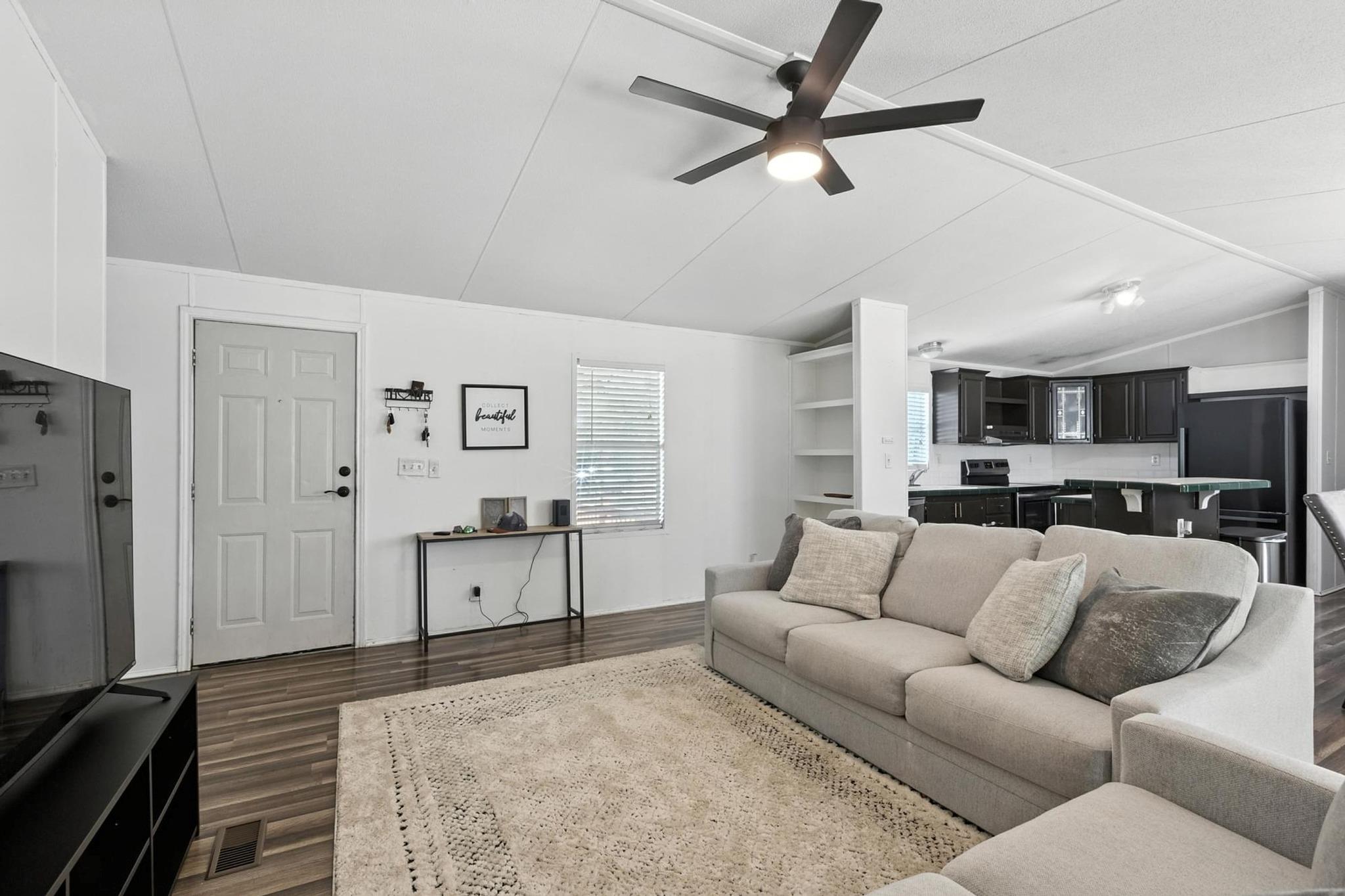 183 Blanket Flower Dr, Bastrop, TX 78602