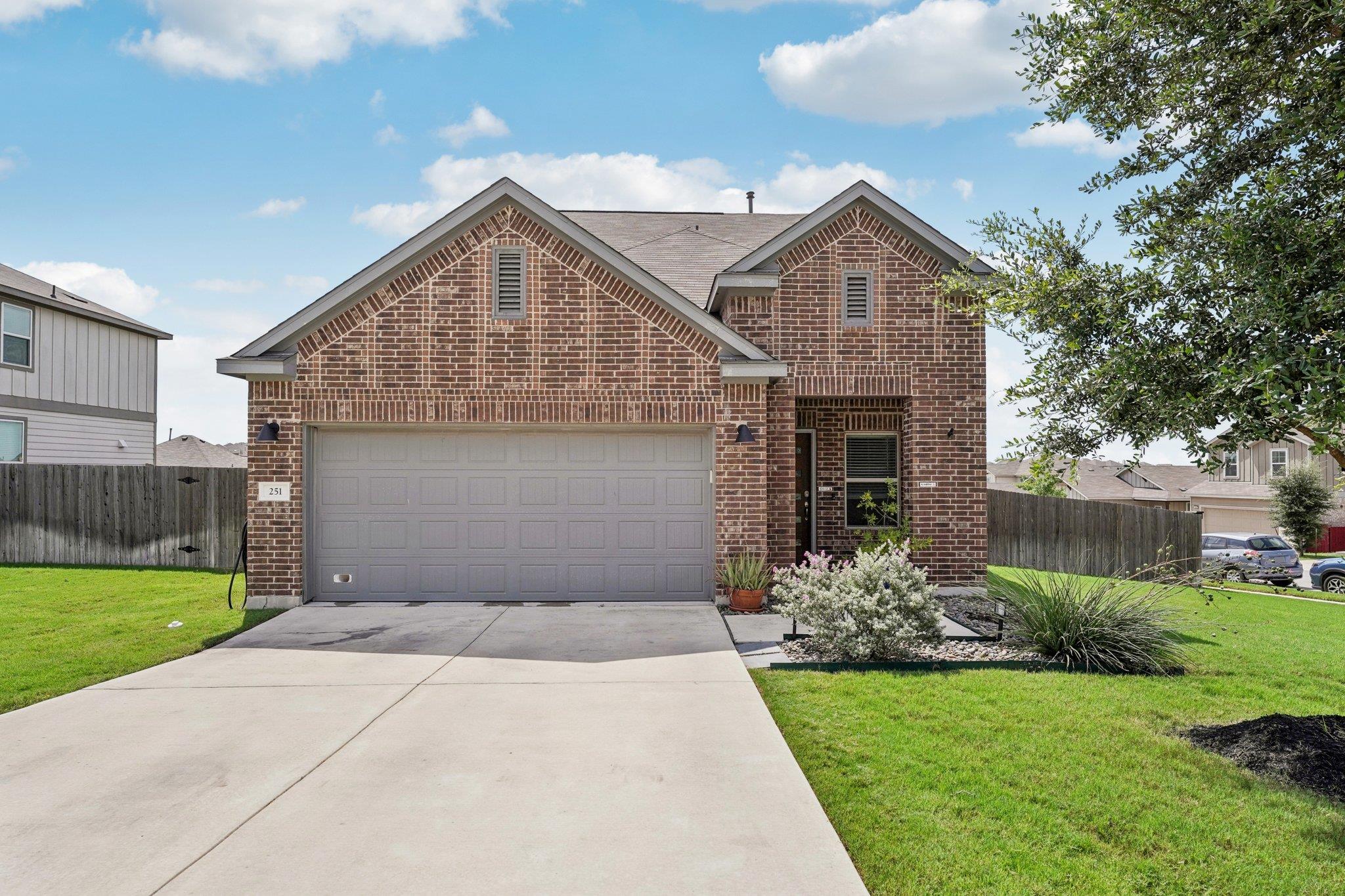 251 Boxwood Dr, Buda, TX 78610