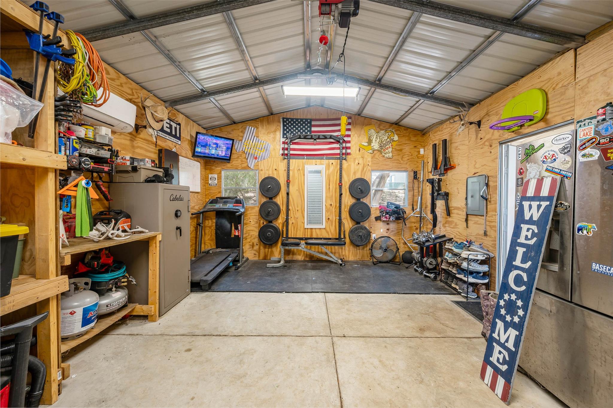1130 Twin Deer Ln, Canyon Lake, TX 78133