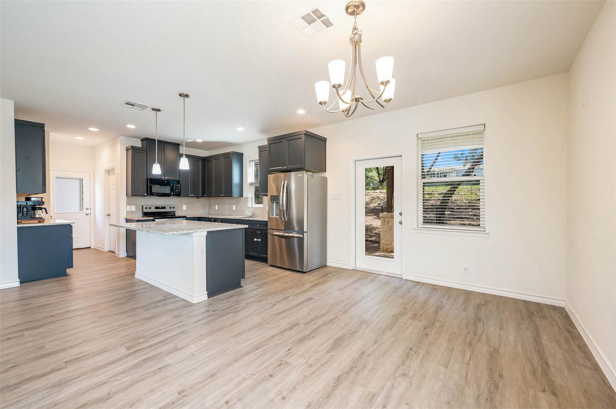 1130 Twin Deer Ln, Canyon Lake, TX 78133