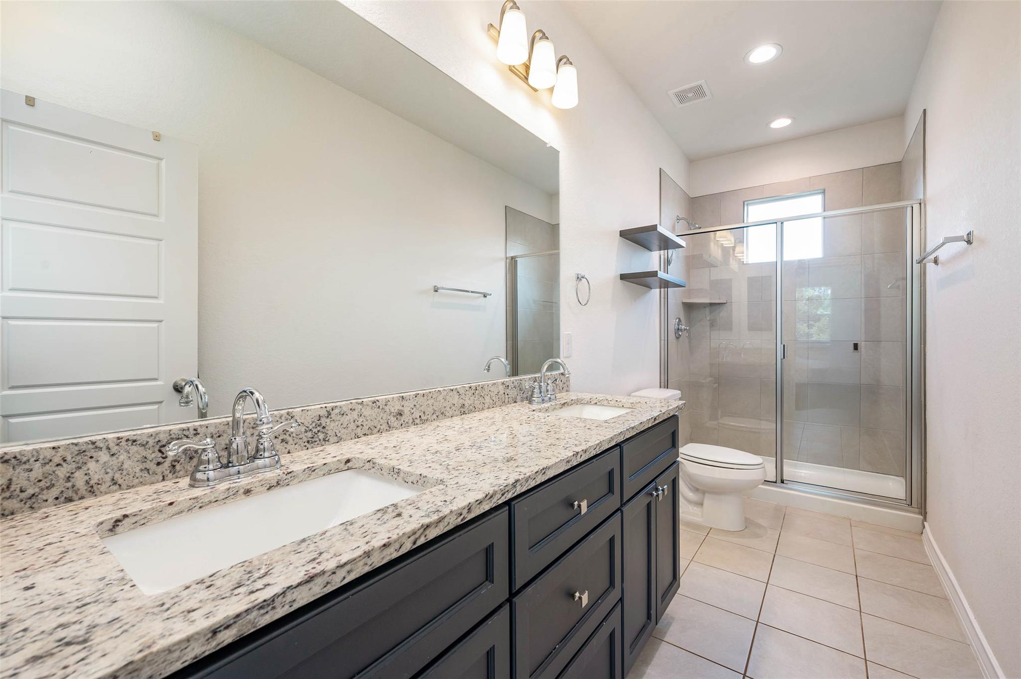 1130 Twin Deer Ln, Canyon Lake, TX 78133