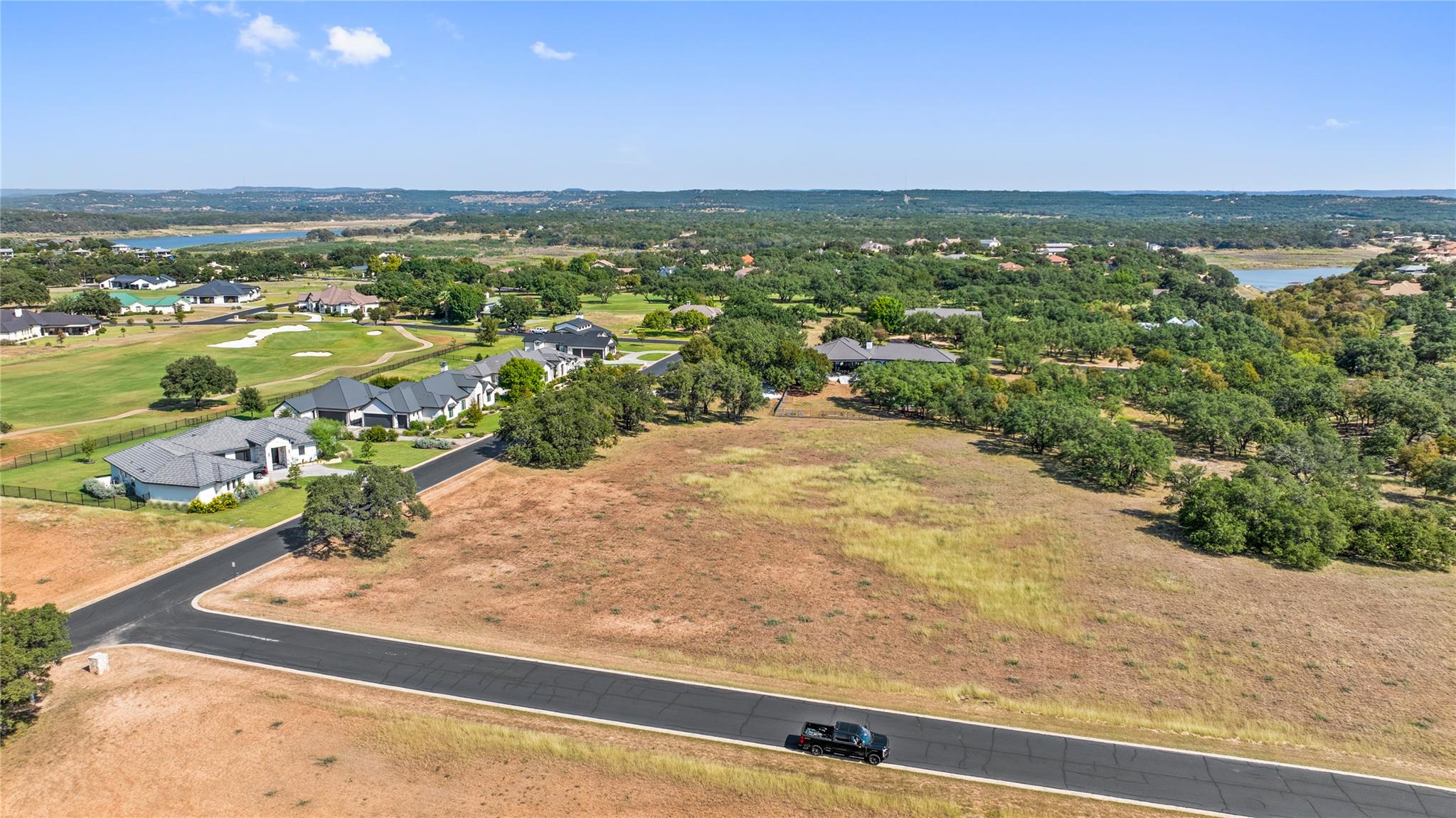 26204 Madison Dr, Spicewood, TX 78669