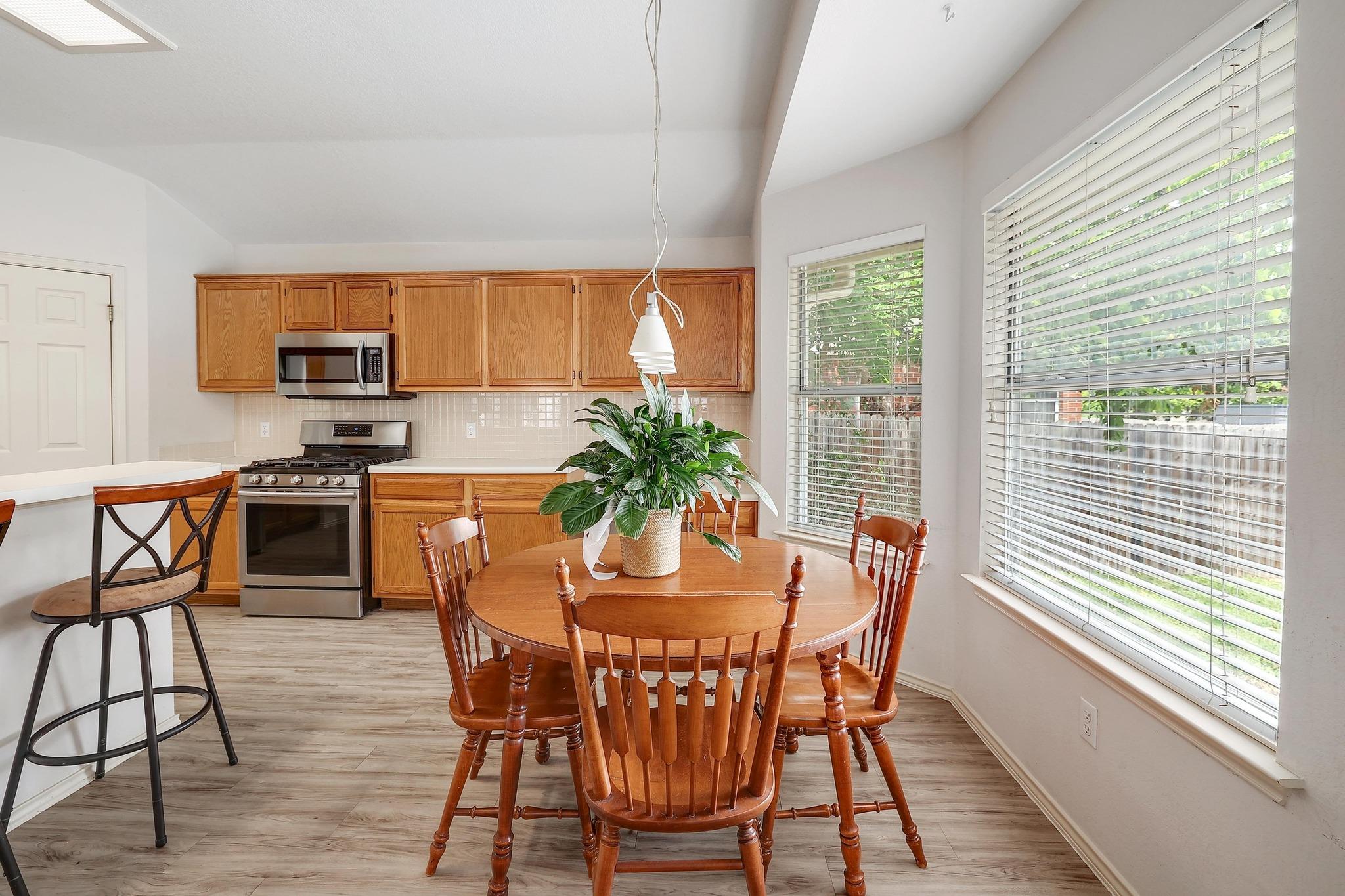 15433 Ozone Pl, Austin, TX 78728